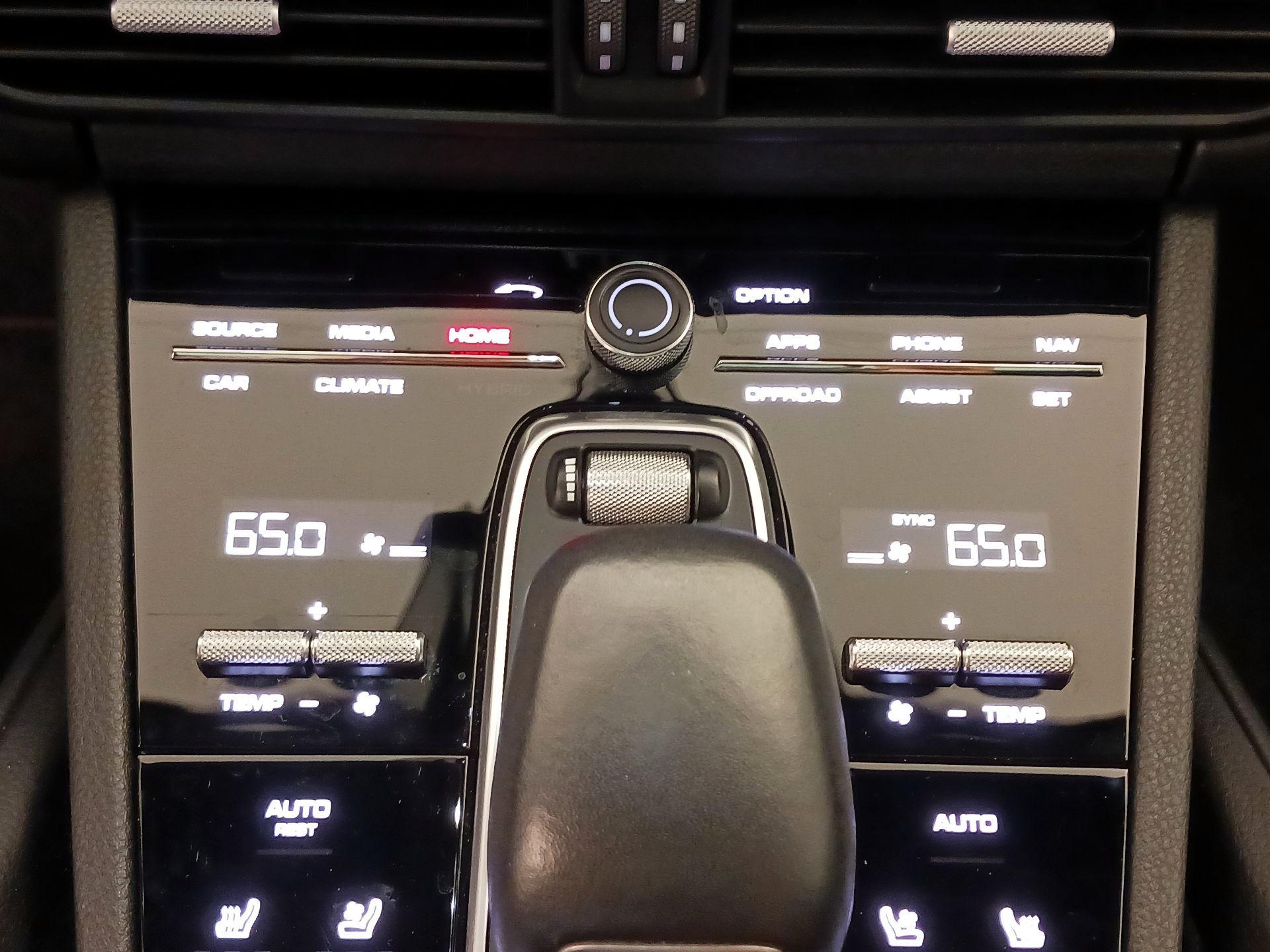 Thumbnail: 2019 Porsche Cayenne - 17