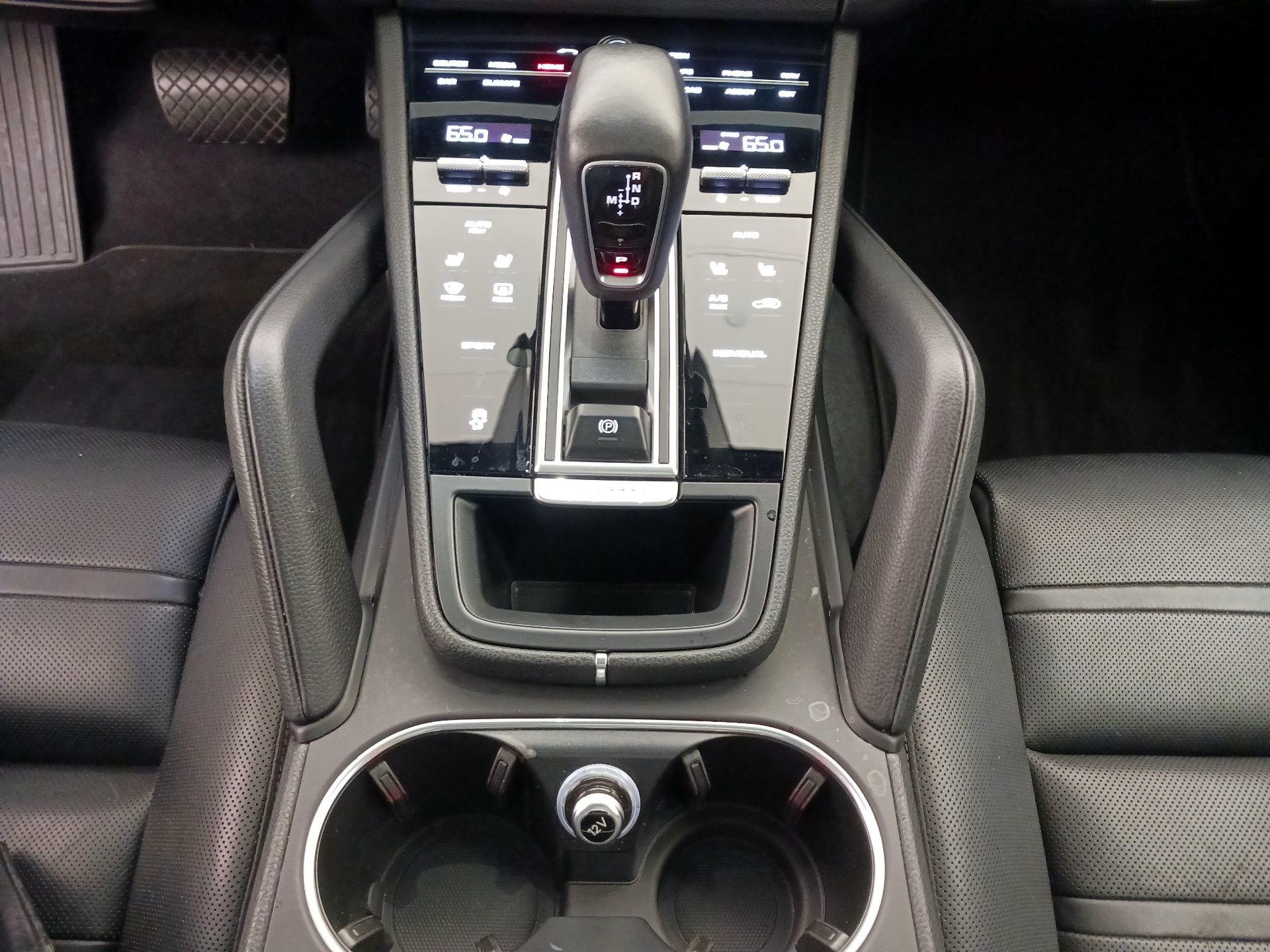Thumbnail: 2019 Porsche Cayenne - 18