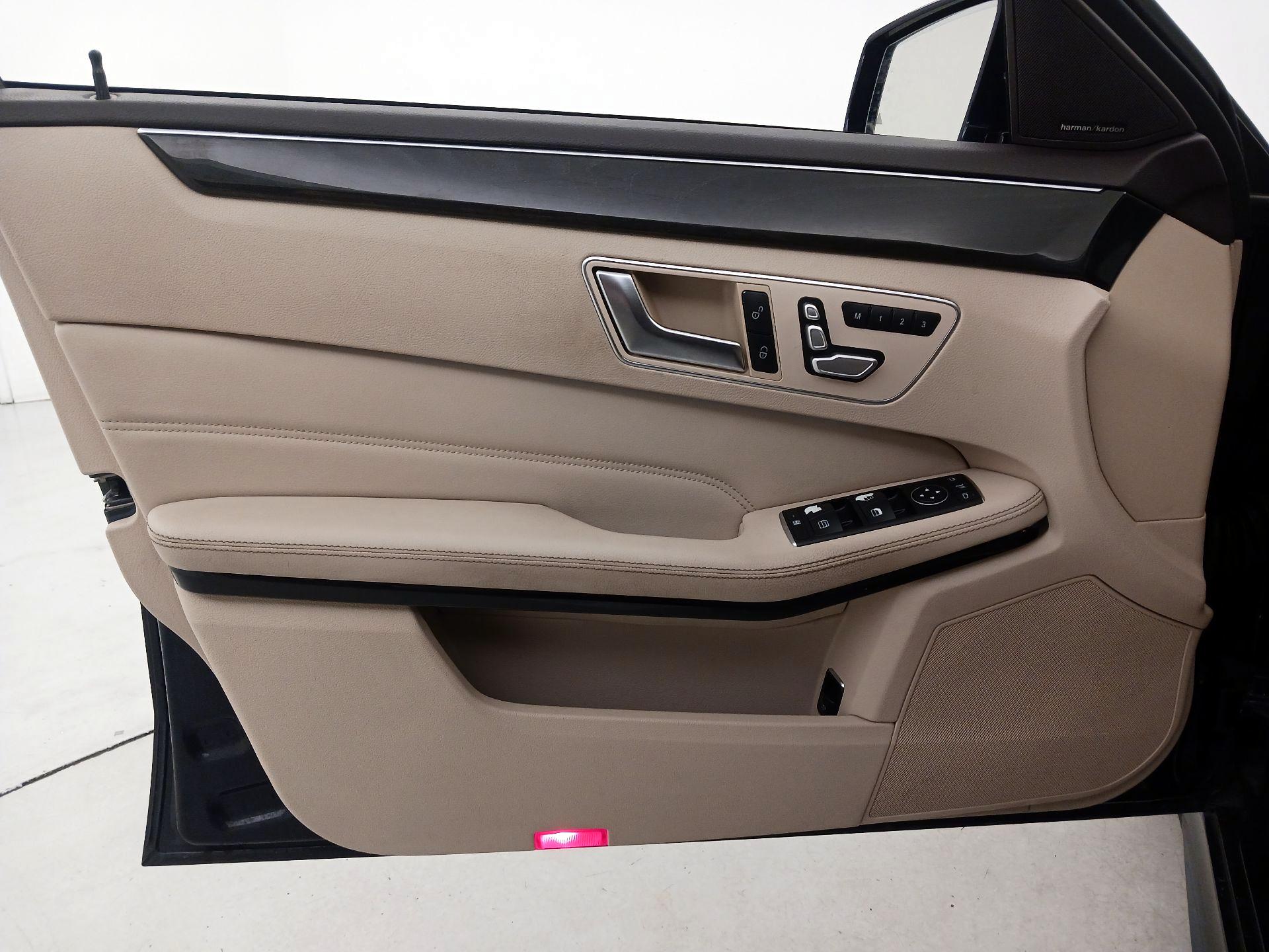 Thumbnail: 2016 Mercedes-Benz E-Class - 12