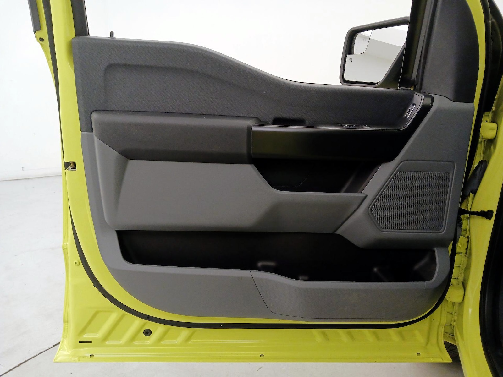 2022 Ford F-150 XL - Photo 13