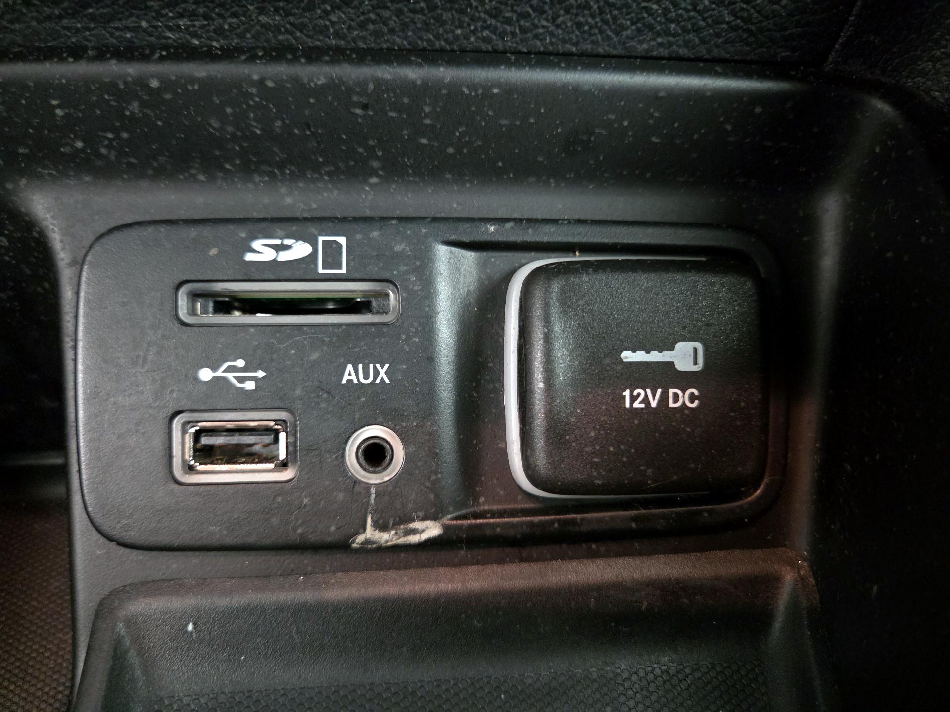 Thumbnail: 2016 Jeep Cherokee - 18