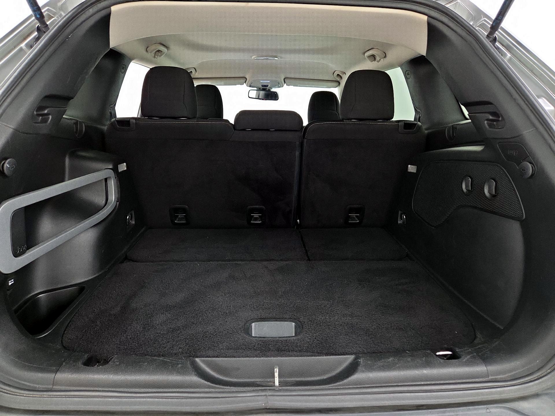 Thumbnail: 2016 Jeep Cherokee - 20