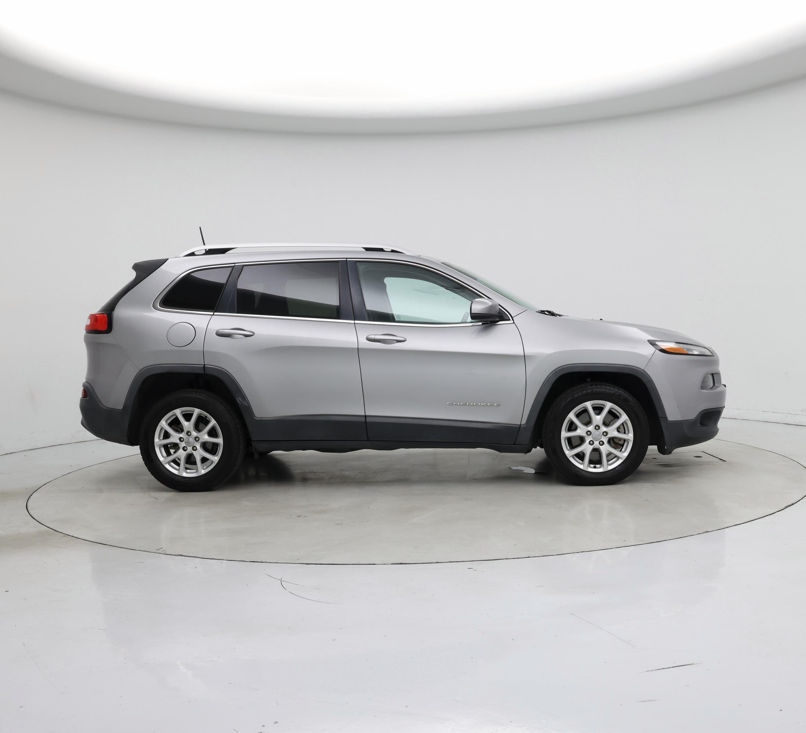 Thumbnail: 2016 Jeep Cherokee - 7