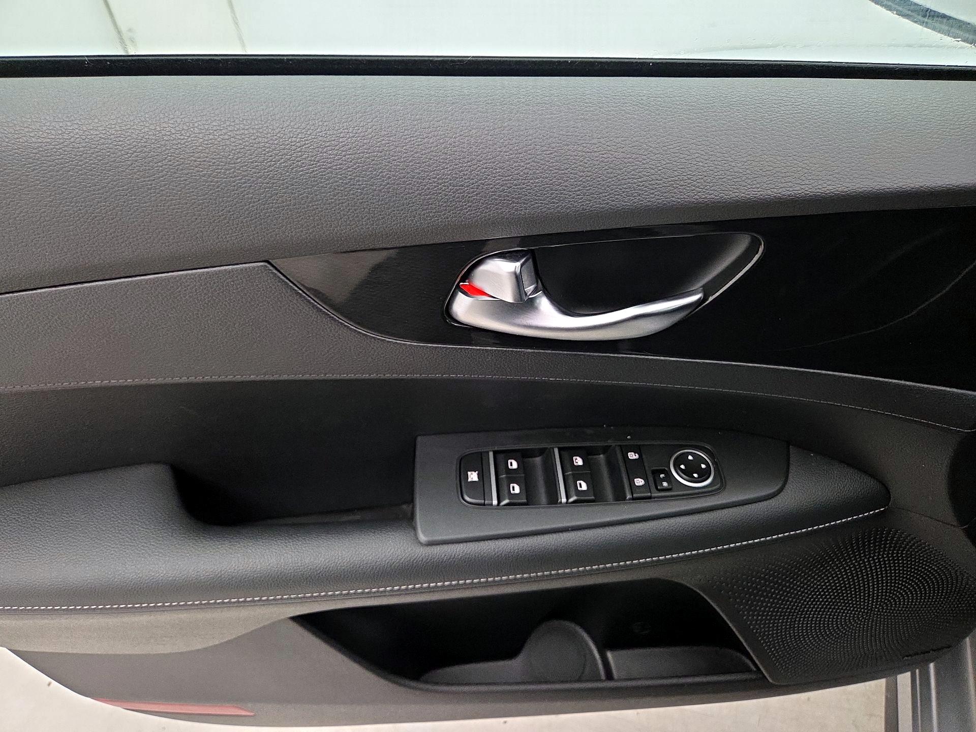 Thumbnail: 2024 Kia Forte - 12