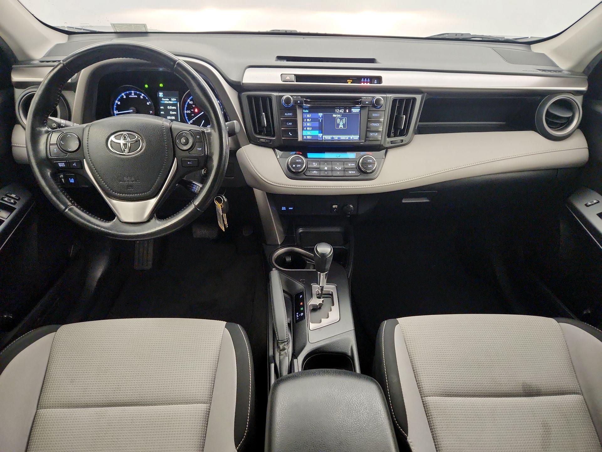 Thumbnail: 2017 Toyota RAV4 - 9