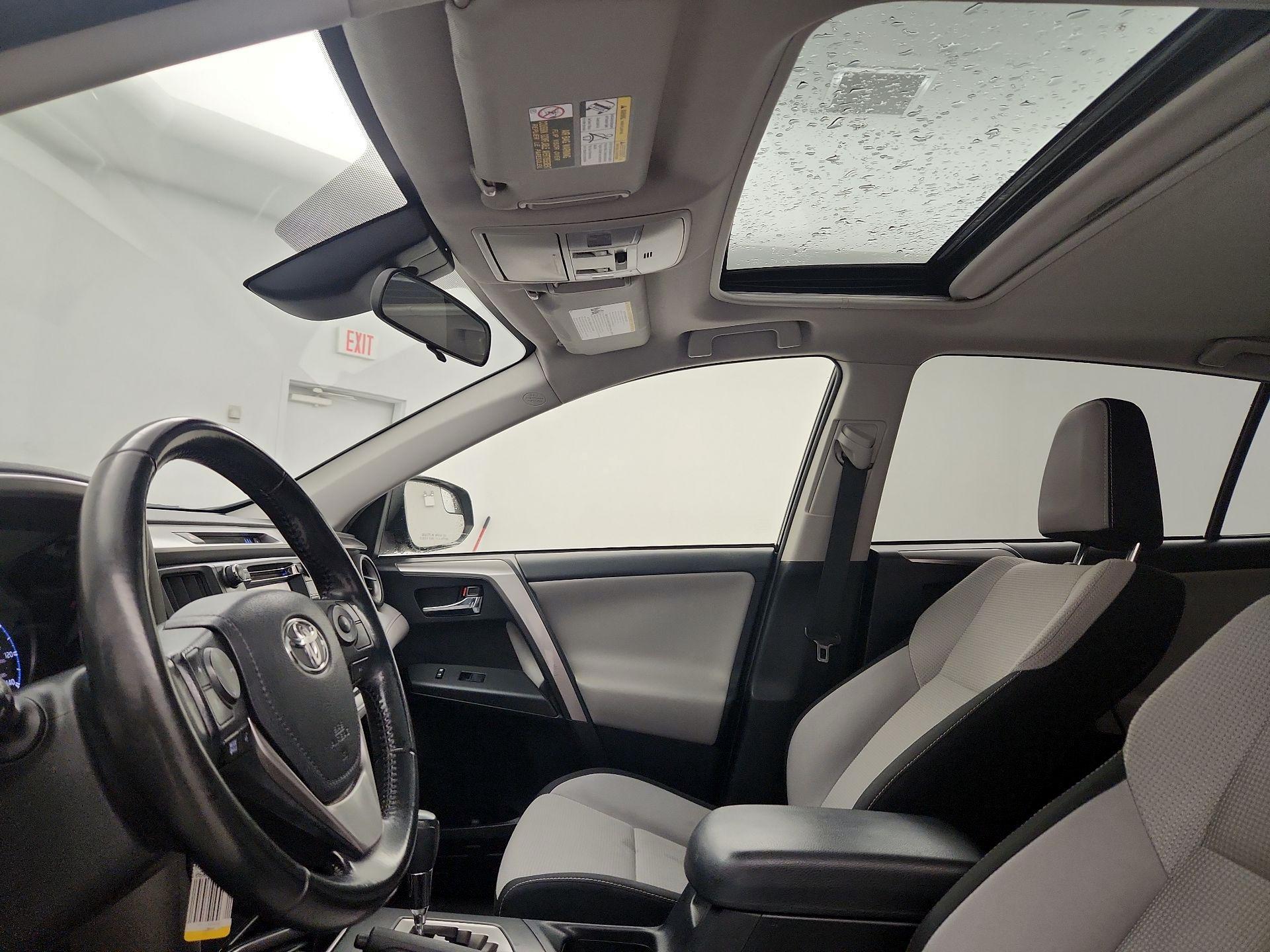 Thumbnail: 2017 Toyota RAV4 - 18