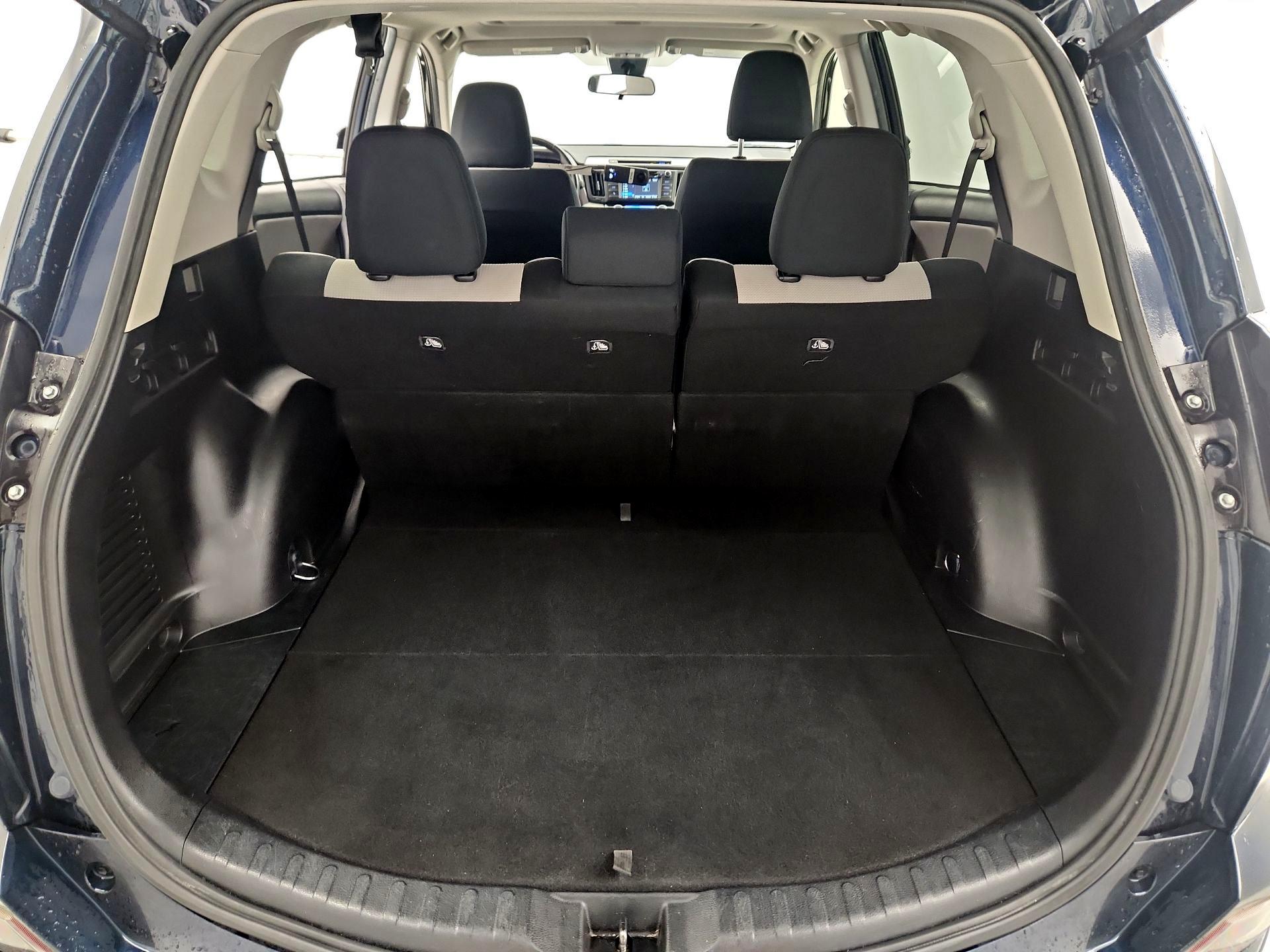 Thumbnail: 2017 Toyota RAV4 - 20