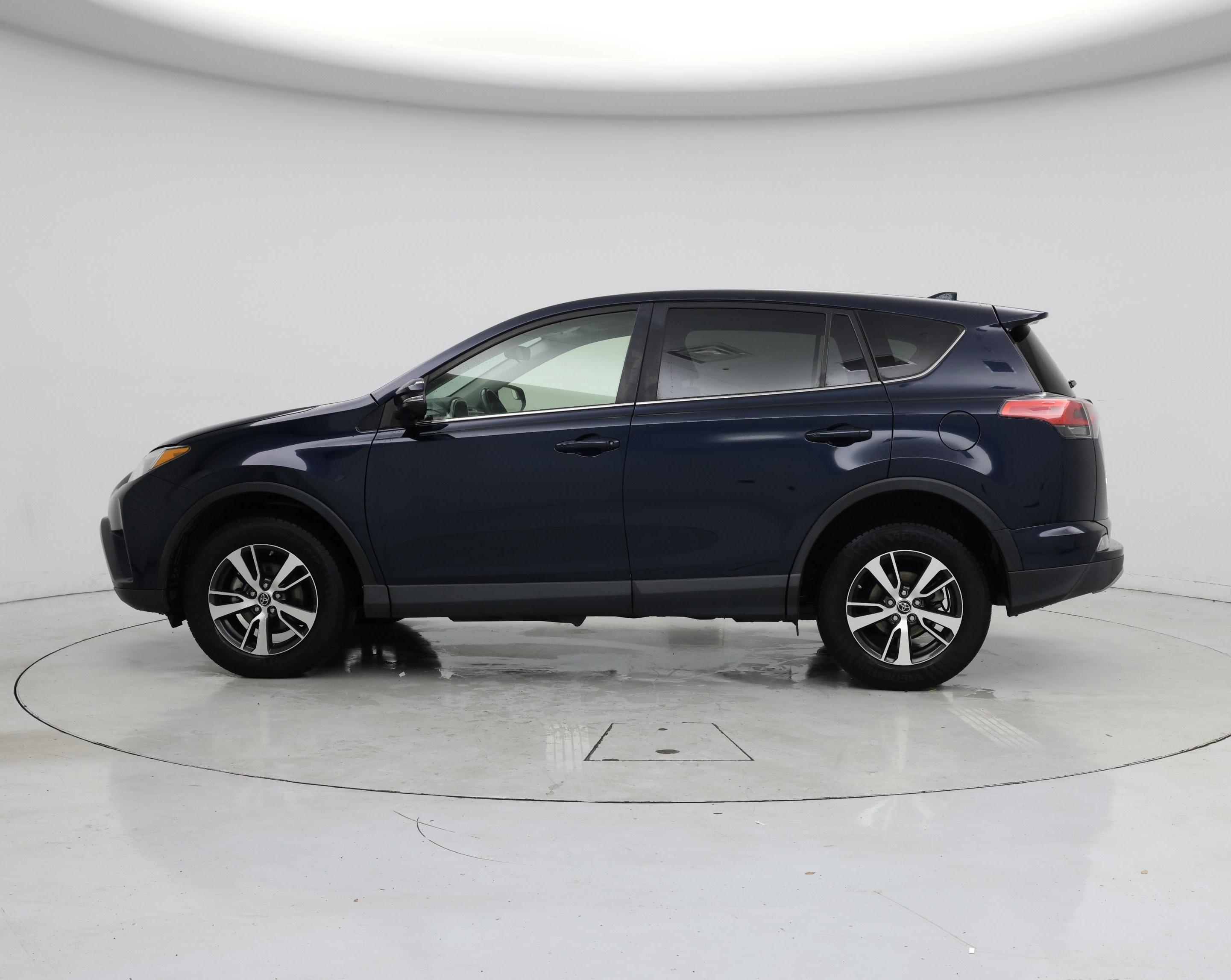 Thumbnail: 2017 Toyota RAV4 - 3