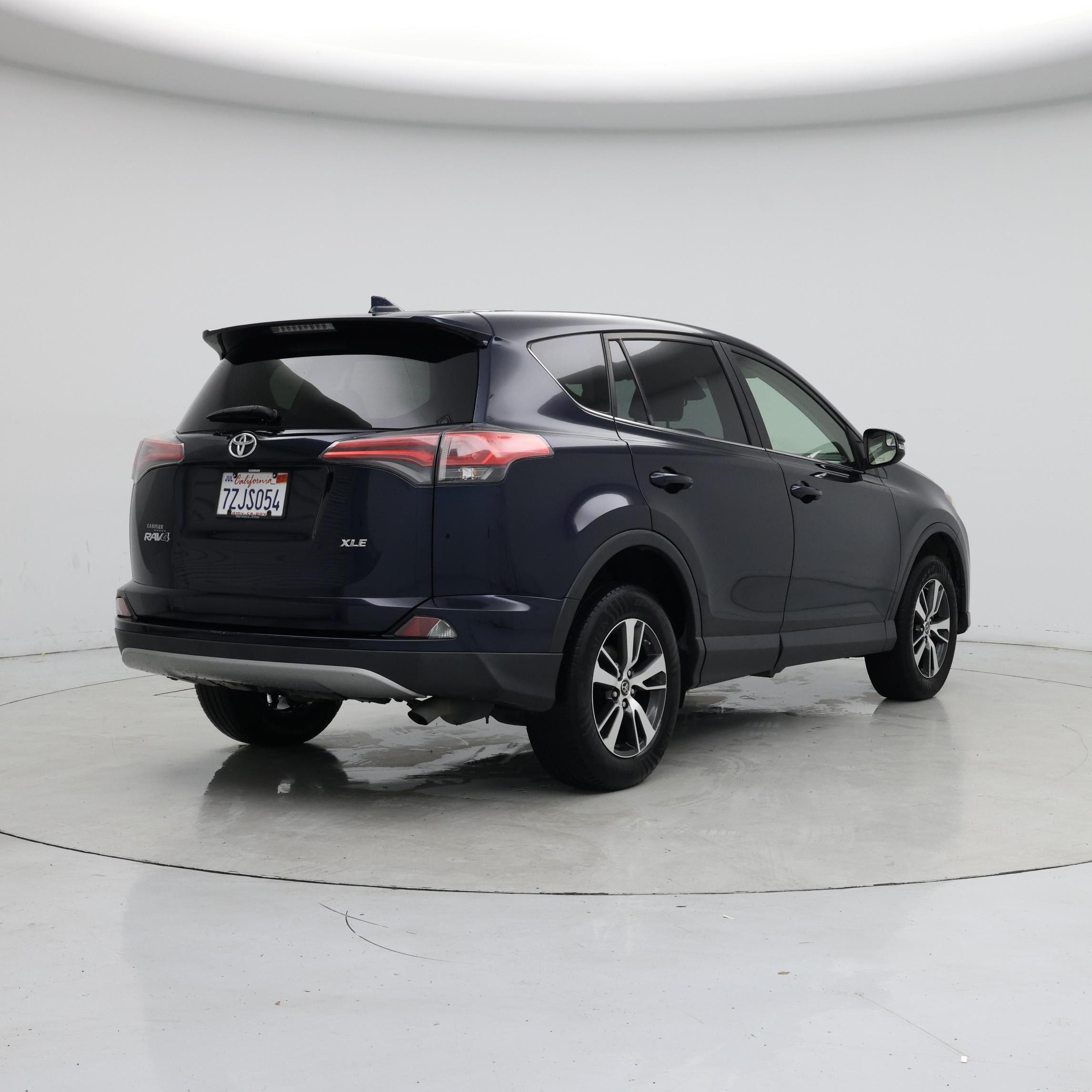 Thumbnail: 2017 Toyota RAV4 - 8