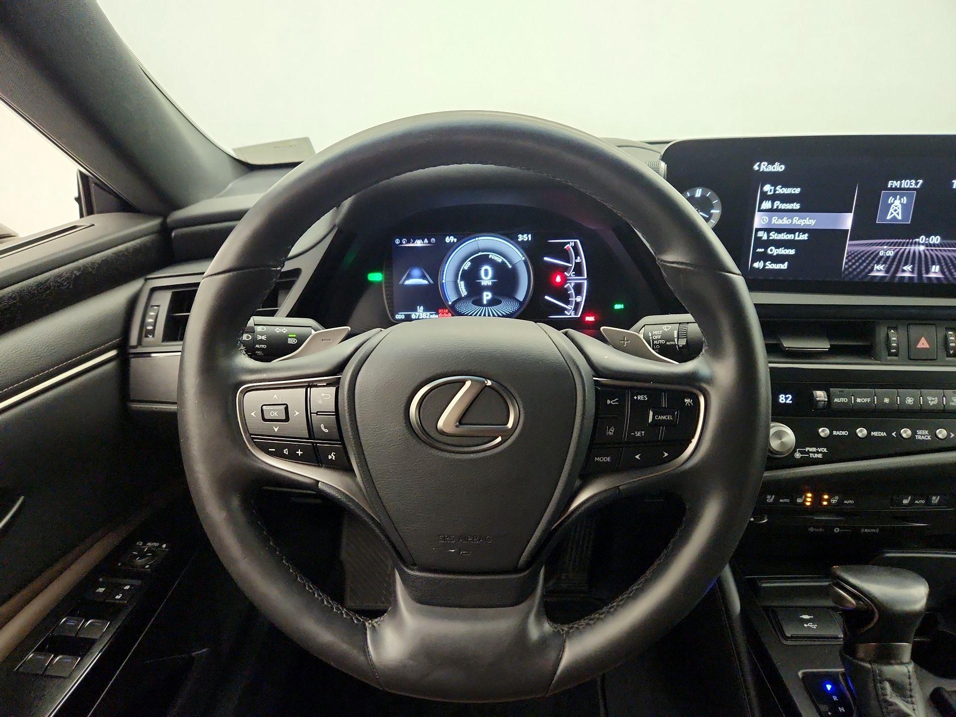 Thumbnail: 2022 Lexus ES - 10