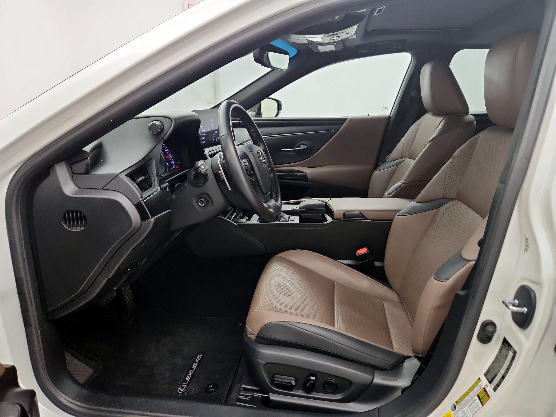 Thumbnail: 2022 Lexus ES - 11