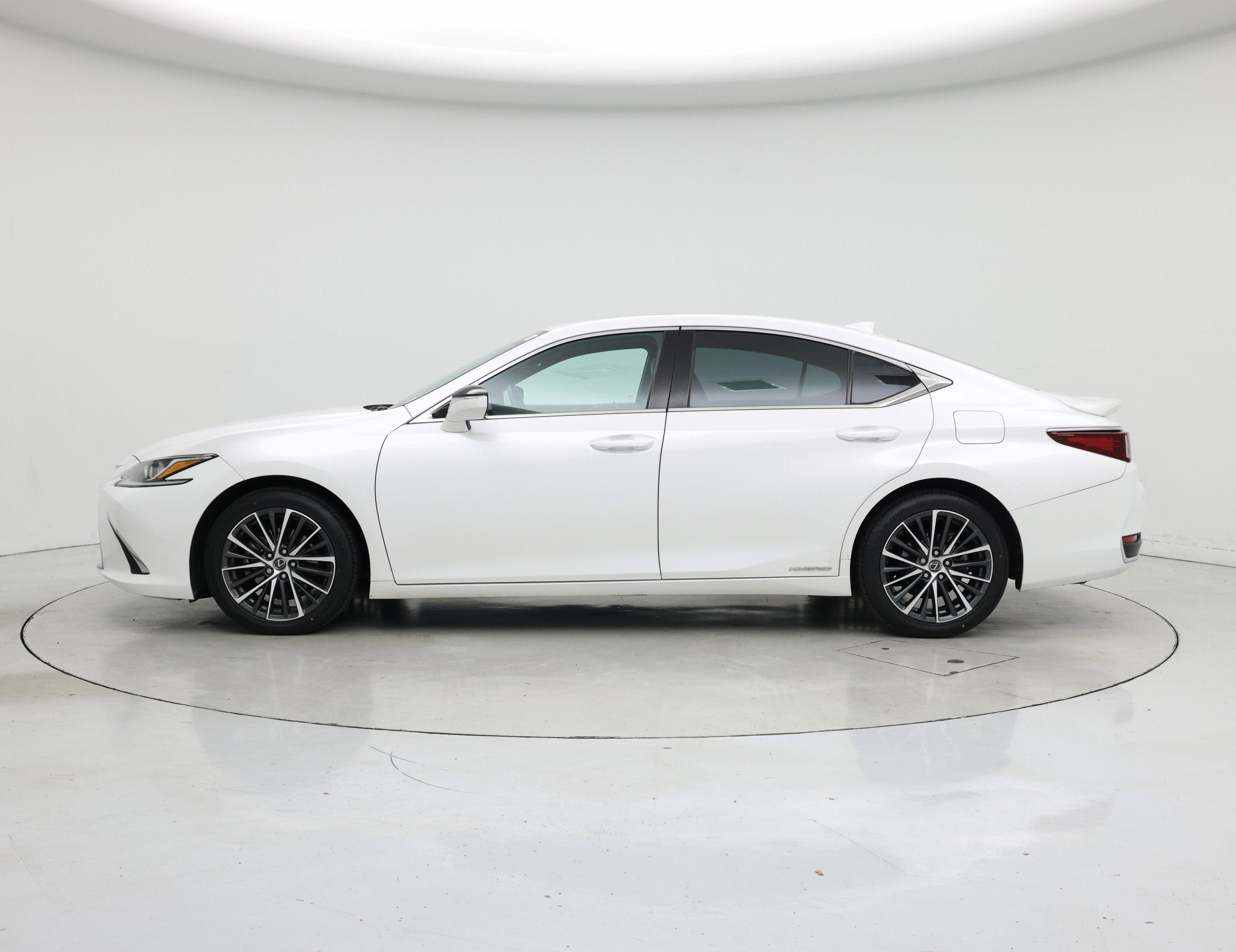 Thumbnail: 2022 Lexus ES - 3