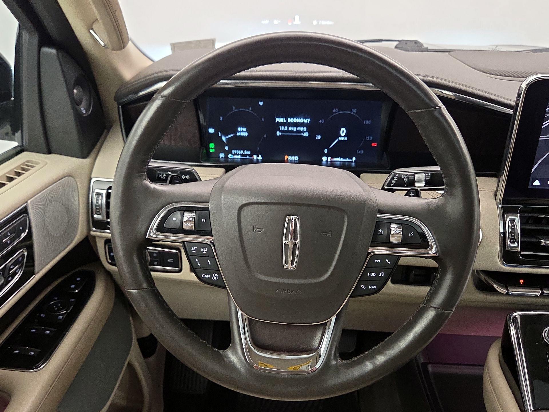 Thumbnail: 2018 Lincoln Navigator - 10