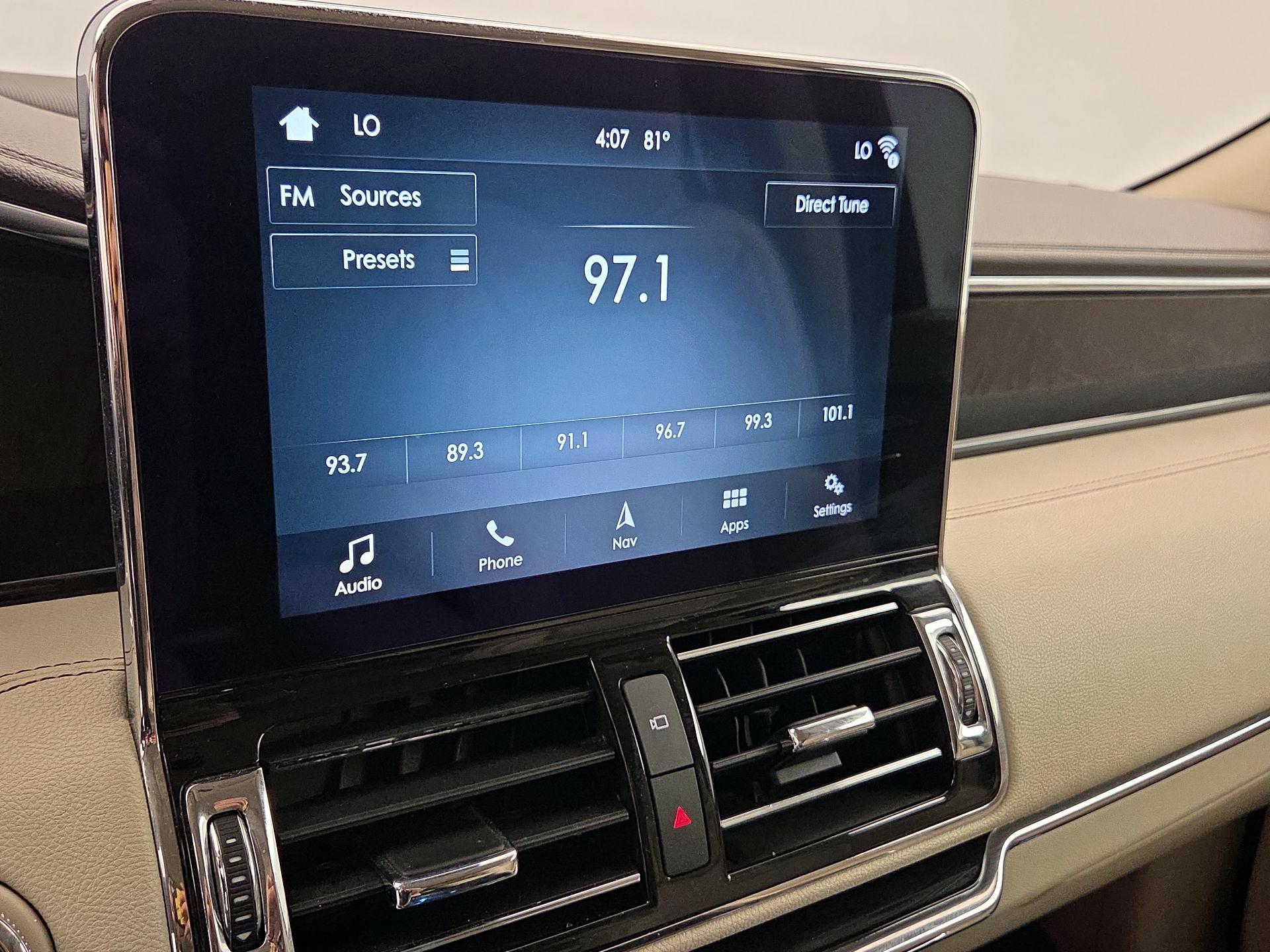 Thumbnail: 2018 Lincoln Navigator - 16