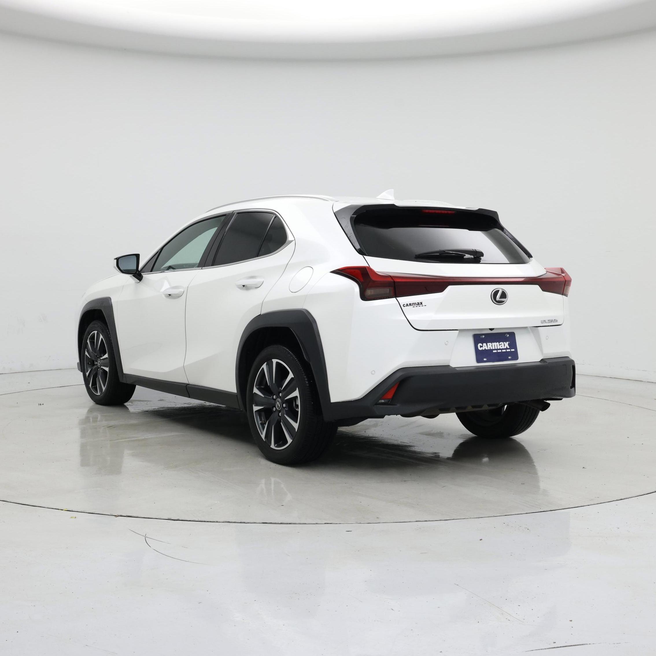 Thumbnail: 2024 Lexus UX - 2