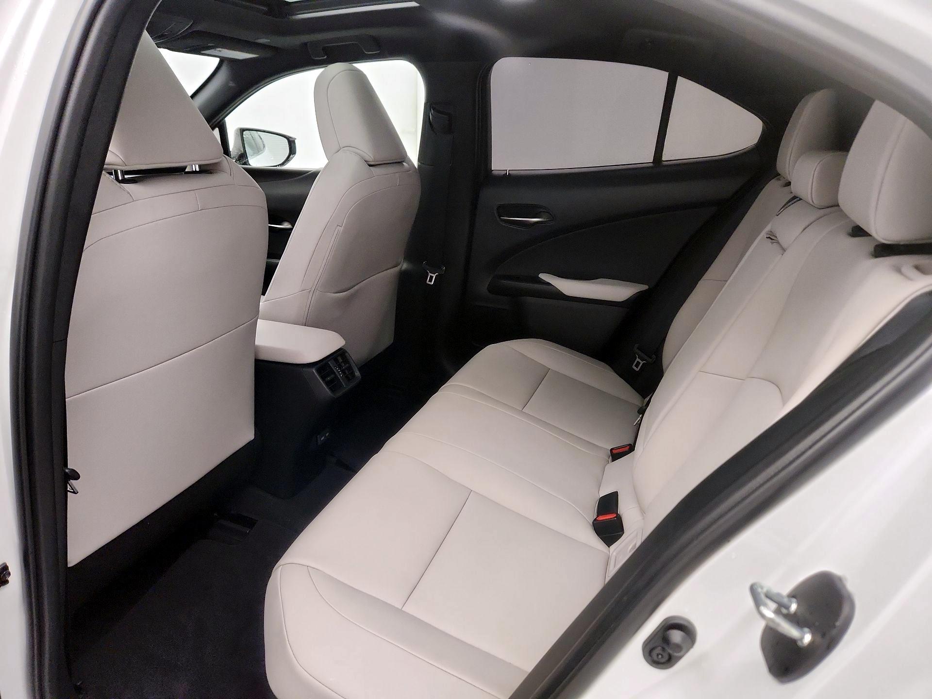 Thumbnail: 2024 Lexus UX - 20