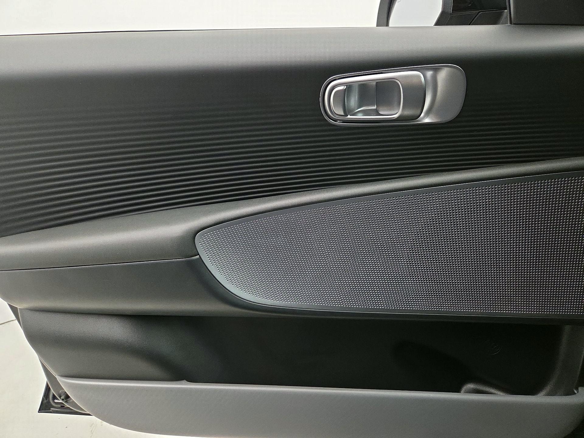 Thumbnail: 2025 Hyundai Ioniq 6 - 12