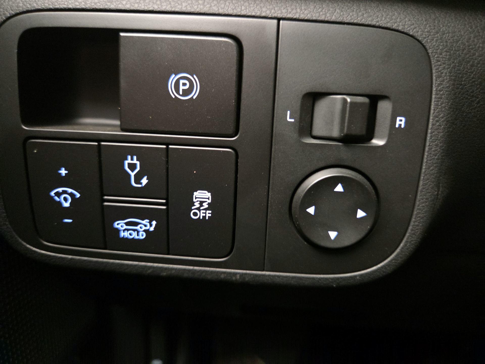 Thumbnail: 2025 Hyundai Ioniq 6 - 13