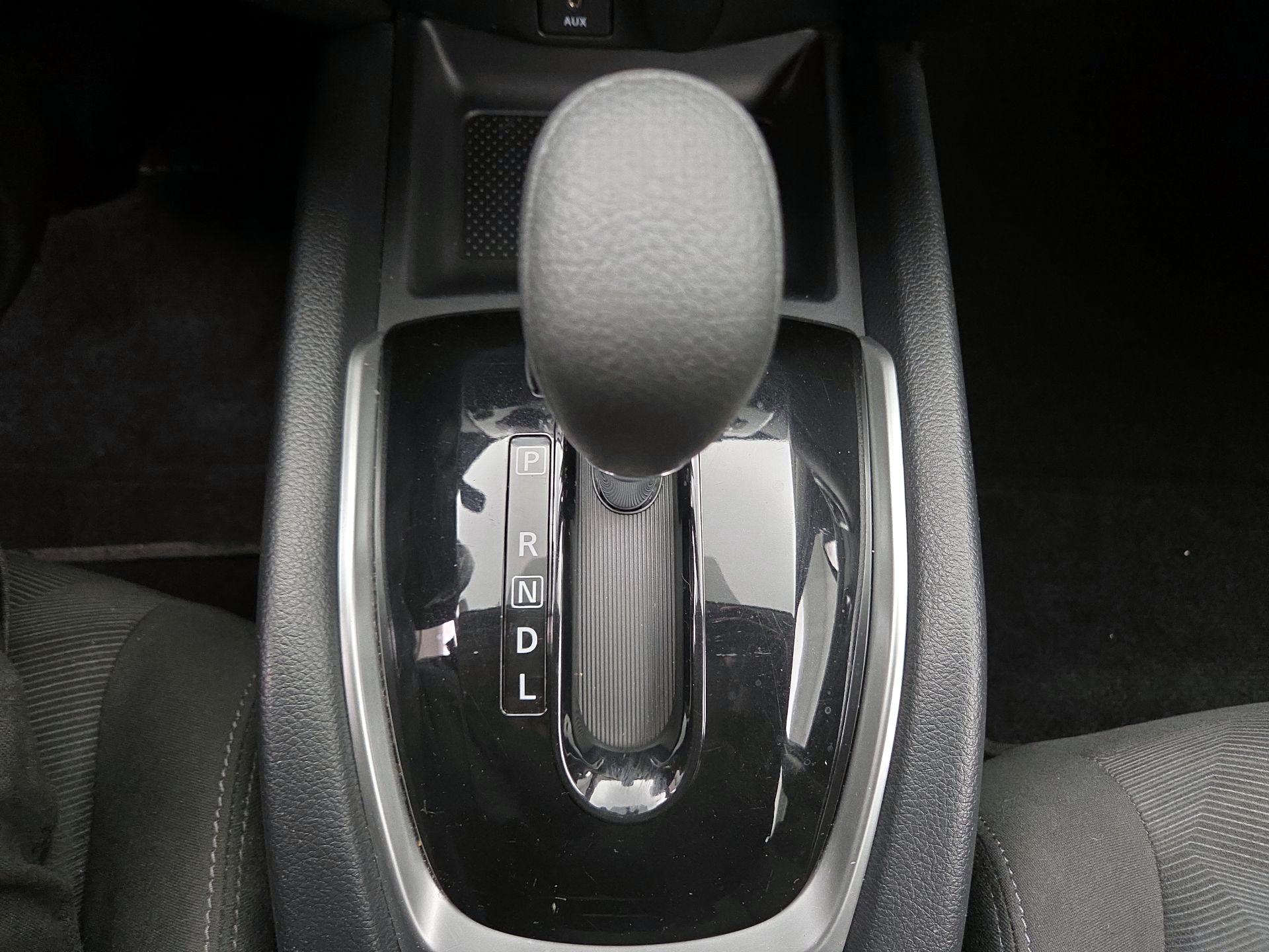 Thumbnail: 2016 Nissan Rogue - 15