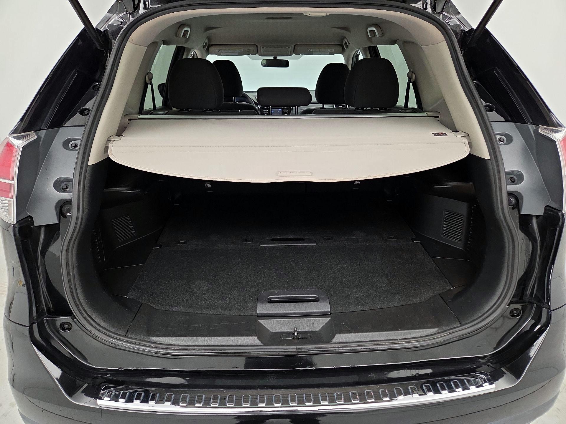 Thumbnail: 2016 Nissan Rogue - 18