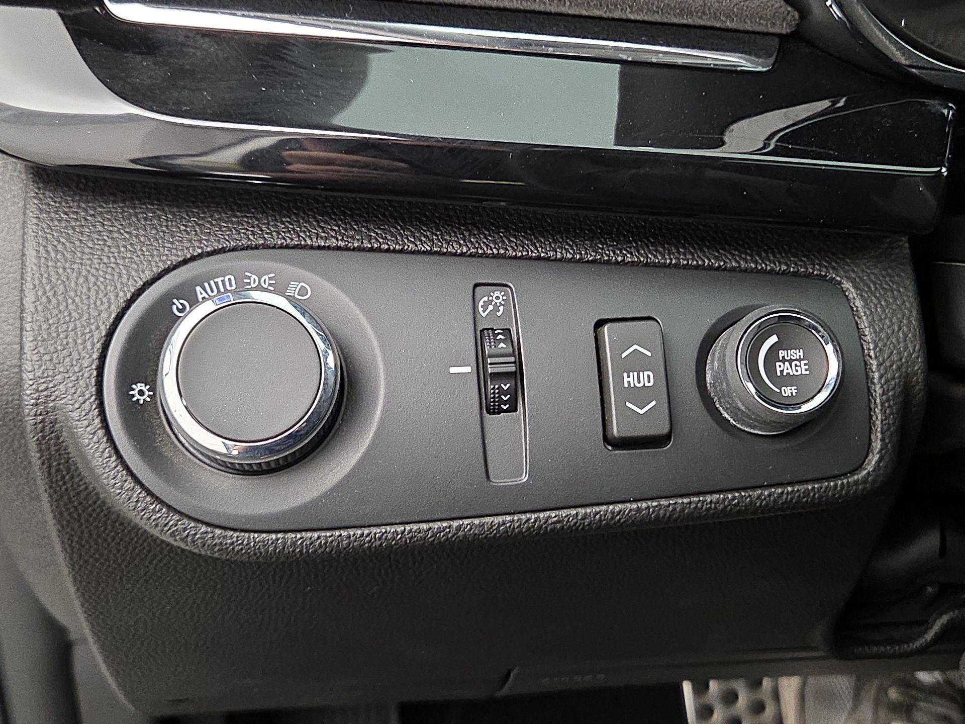 Thumbnail: 2016 Chevrolet  - 13