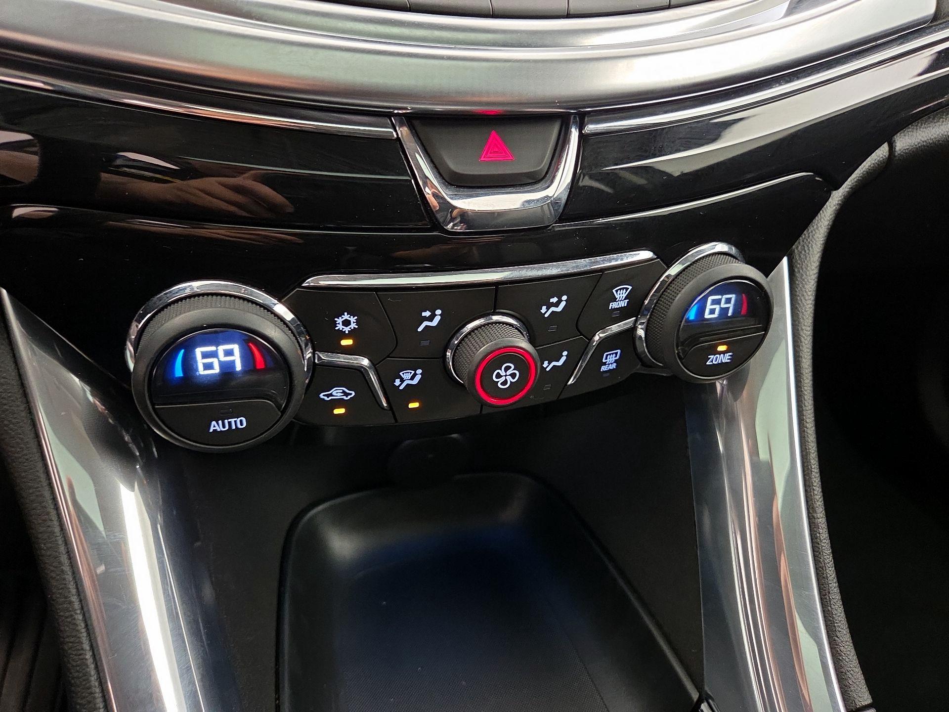 Thumbnail: 2016 Chevrolet  - 17