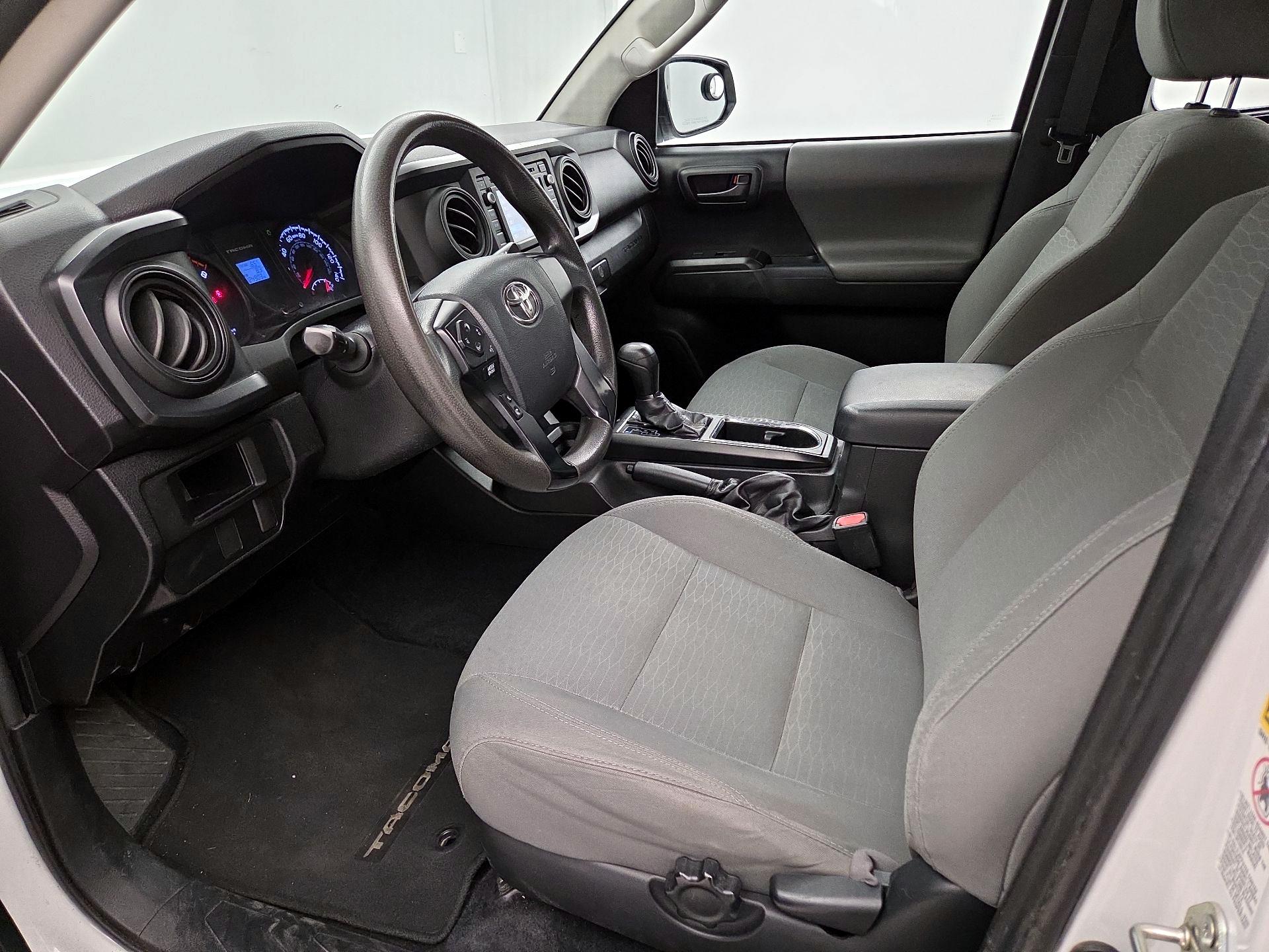 Thumbnail: 2017 Toyota Tacoma - 11