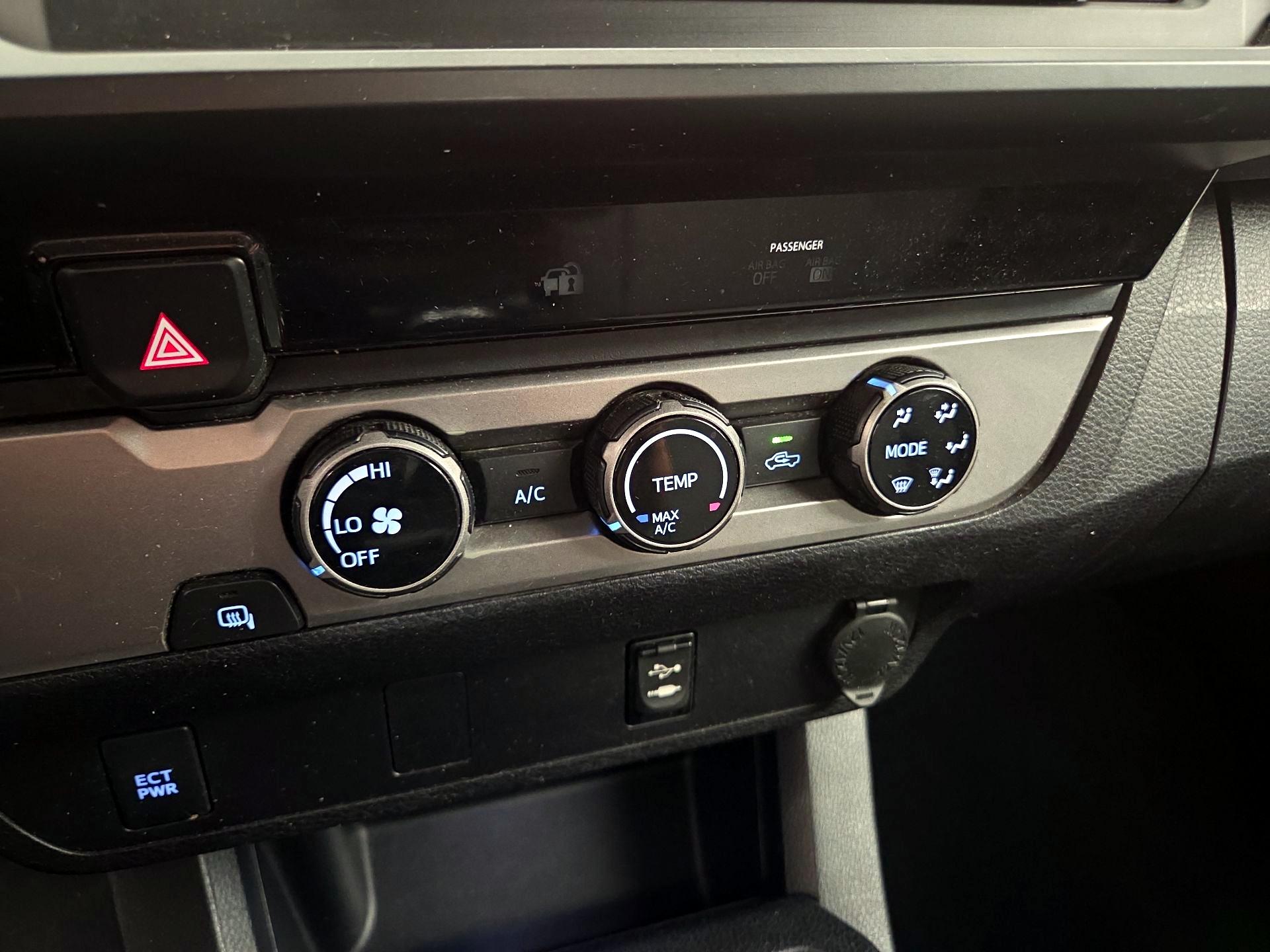 Thumbnail: 2017 Toyota Tacoma - 15