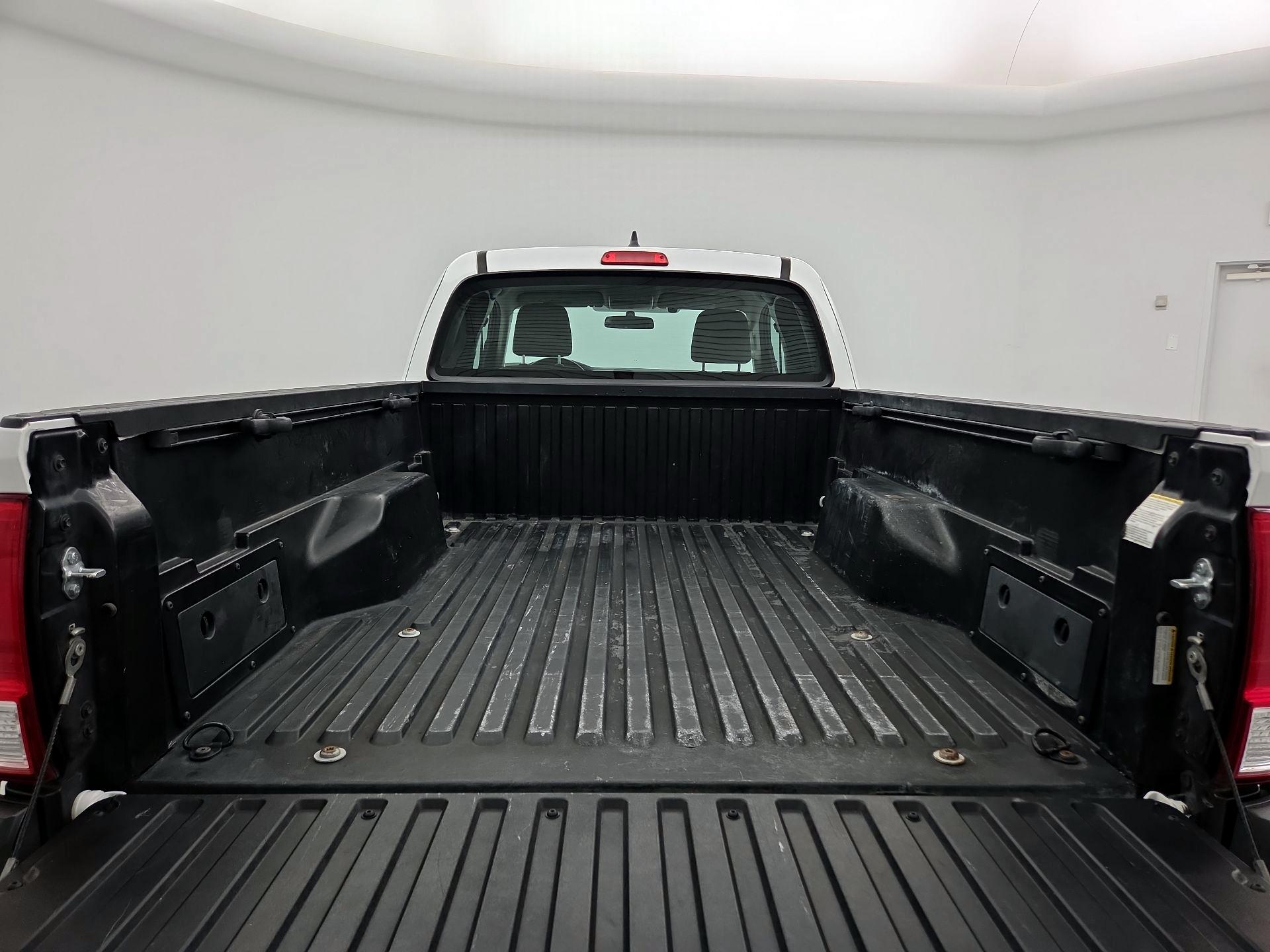 Thumbnail: 2017 Toyota Tacoma - 18