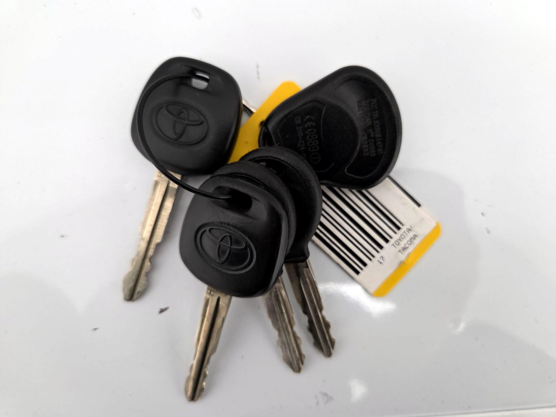 Thumbnail: 2017 Toyota Tacoma - 20