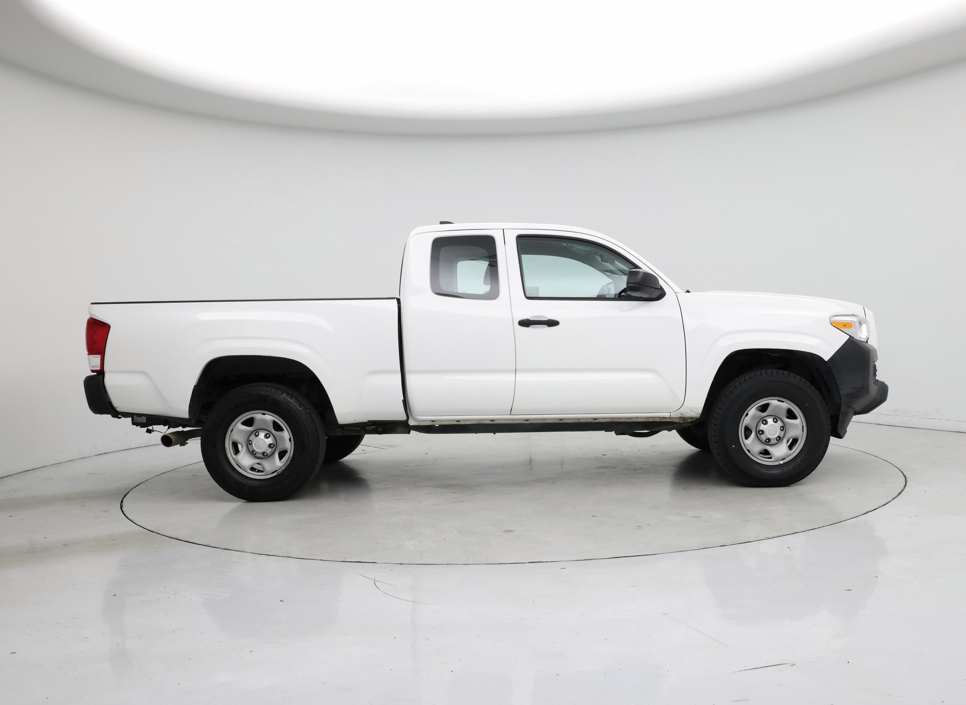 Thumbnail: 2017 Toyota Tacoma - 7