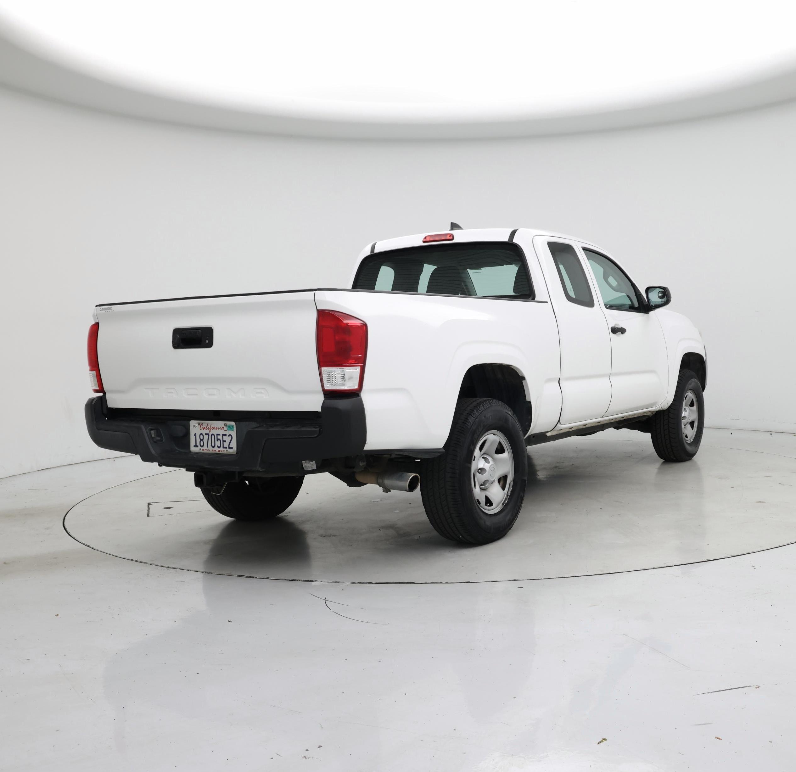 Thumbnail: 2017 Toyota Tacoma - 8