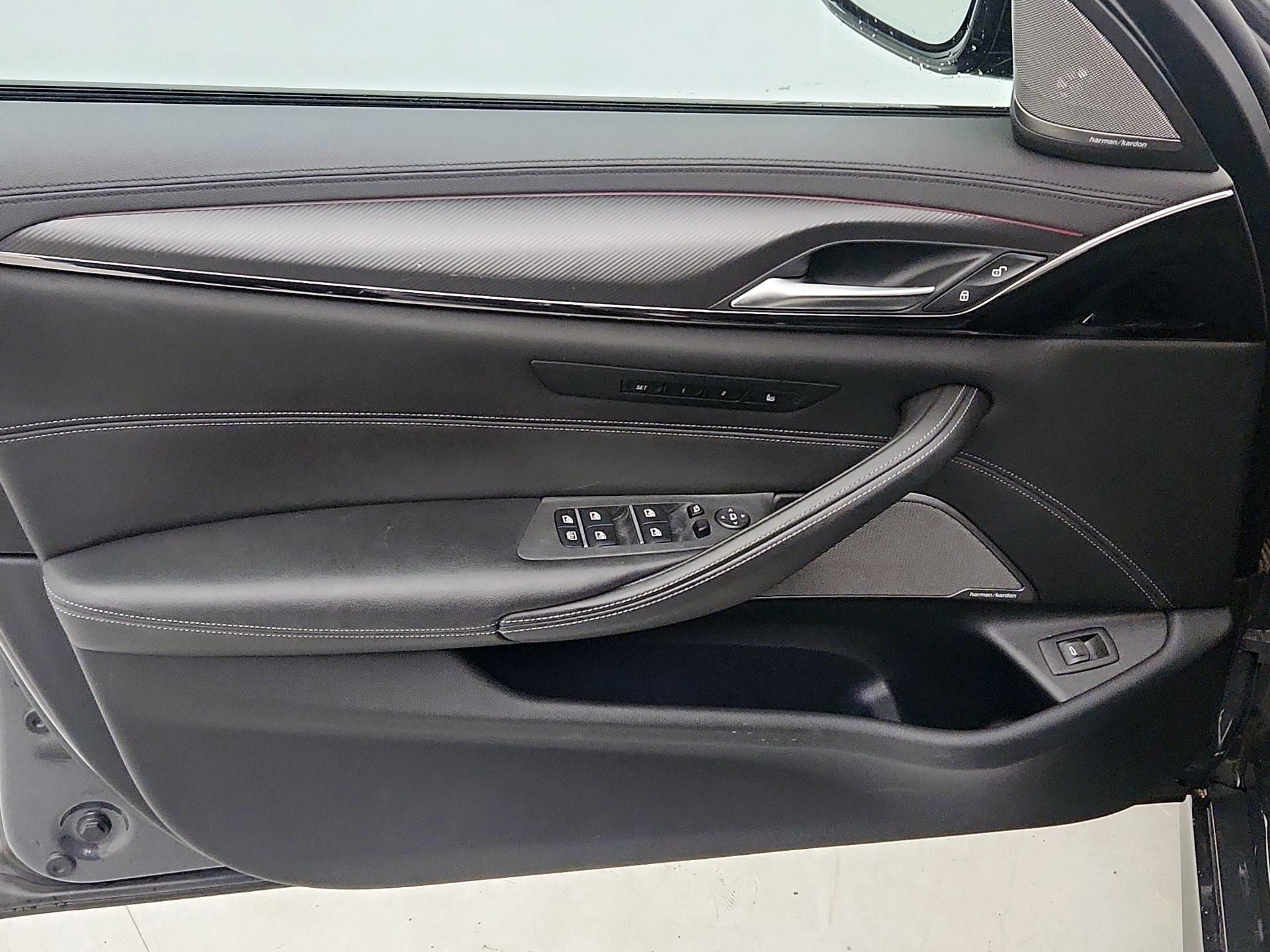 Thumbnail: 2021 BMW M5 - 12