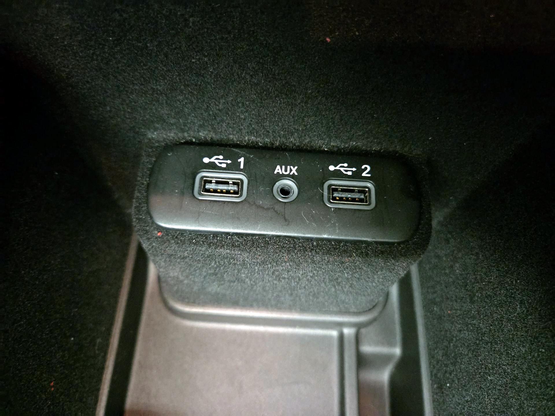 Thumbnail: 2020 Dodge Charger - 18