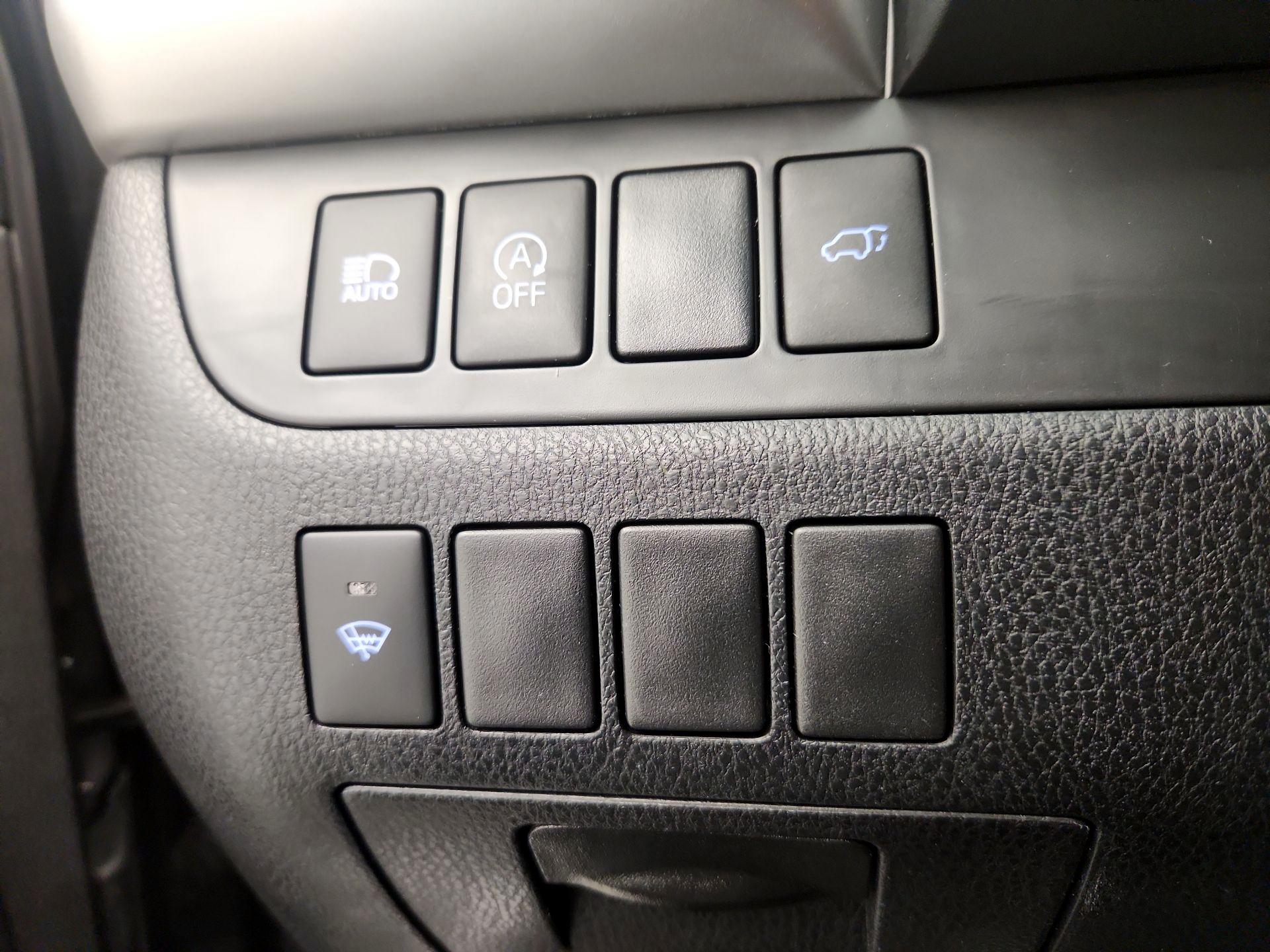 Thumbnail: 2018 Toyota Highlander - 13