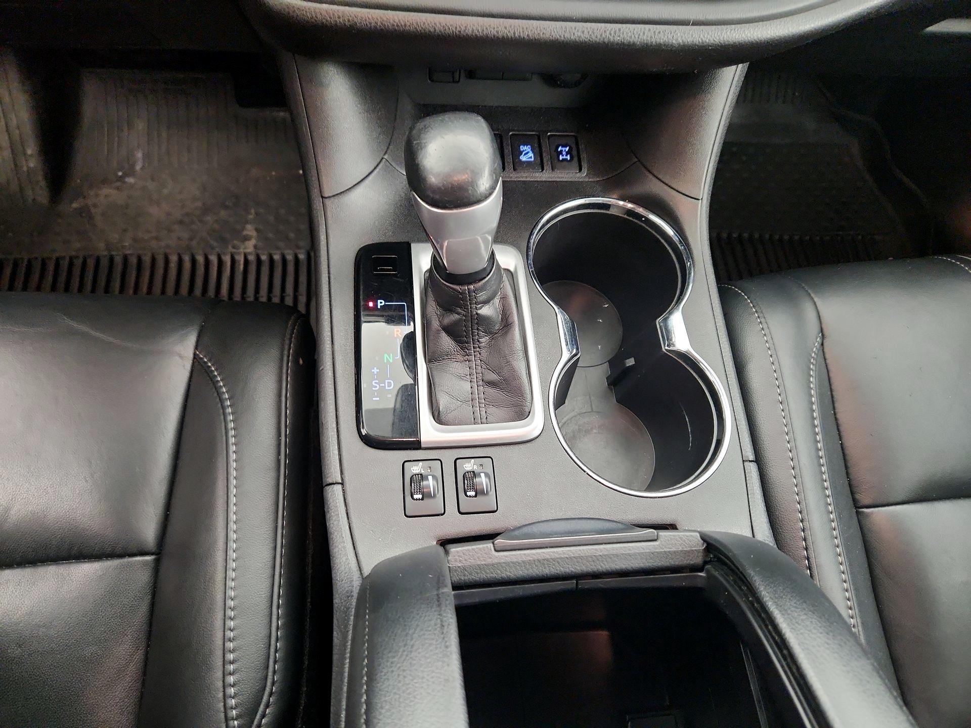 Thumbnail: 2018 Toyota Highlander - 17