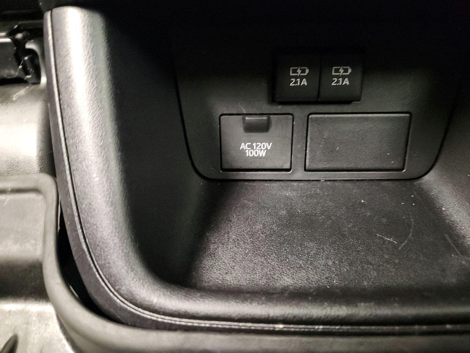 Thumbnail: 2018 Toyota Highlander - 18