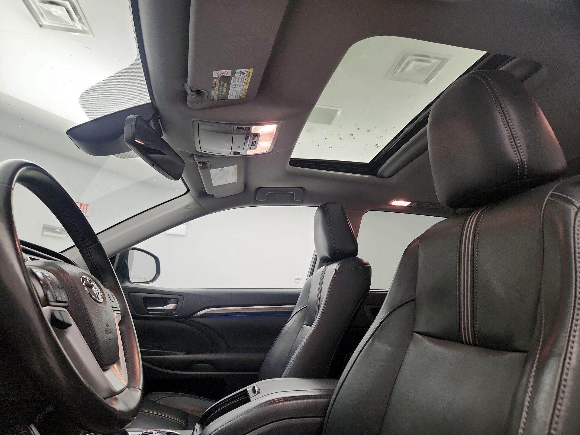 Thumbnail: 2018 Toyota Highlander - 19