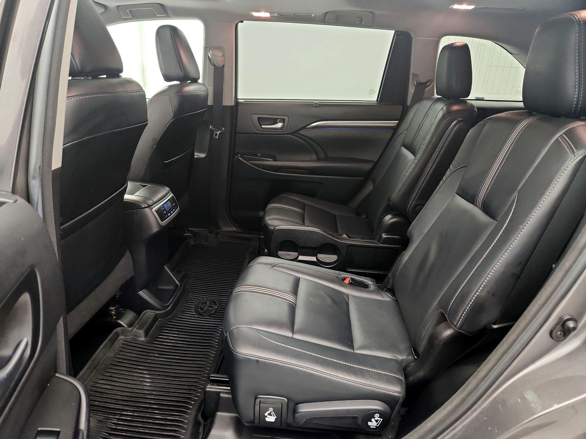 Thumbnail: 2018 Toyota Highlander - 20