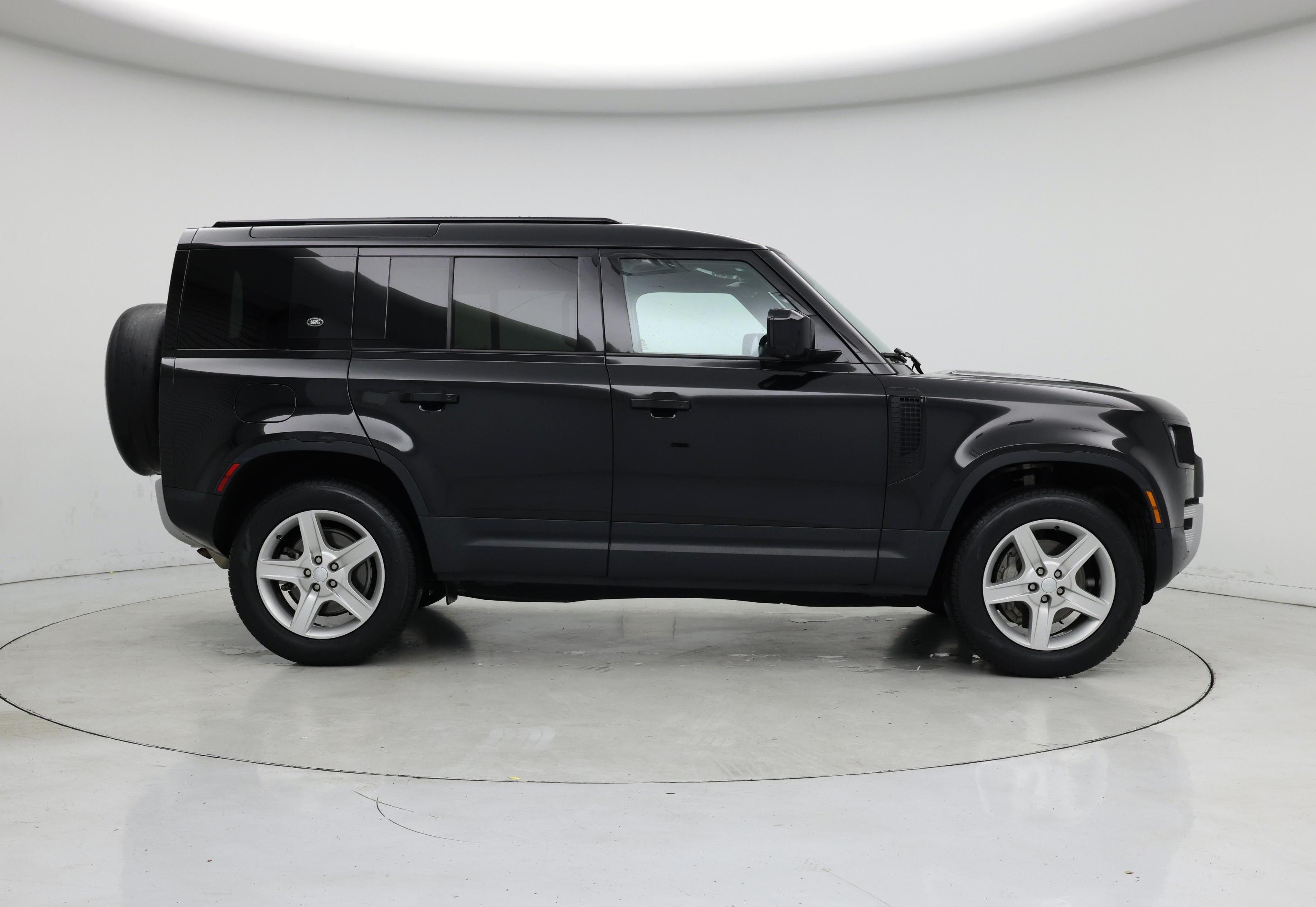 Thumbnail: 2023 Land Rover Defender - 7