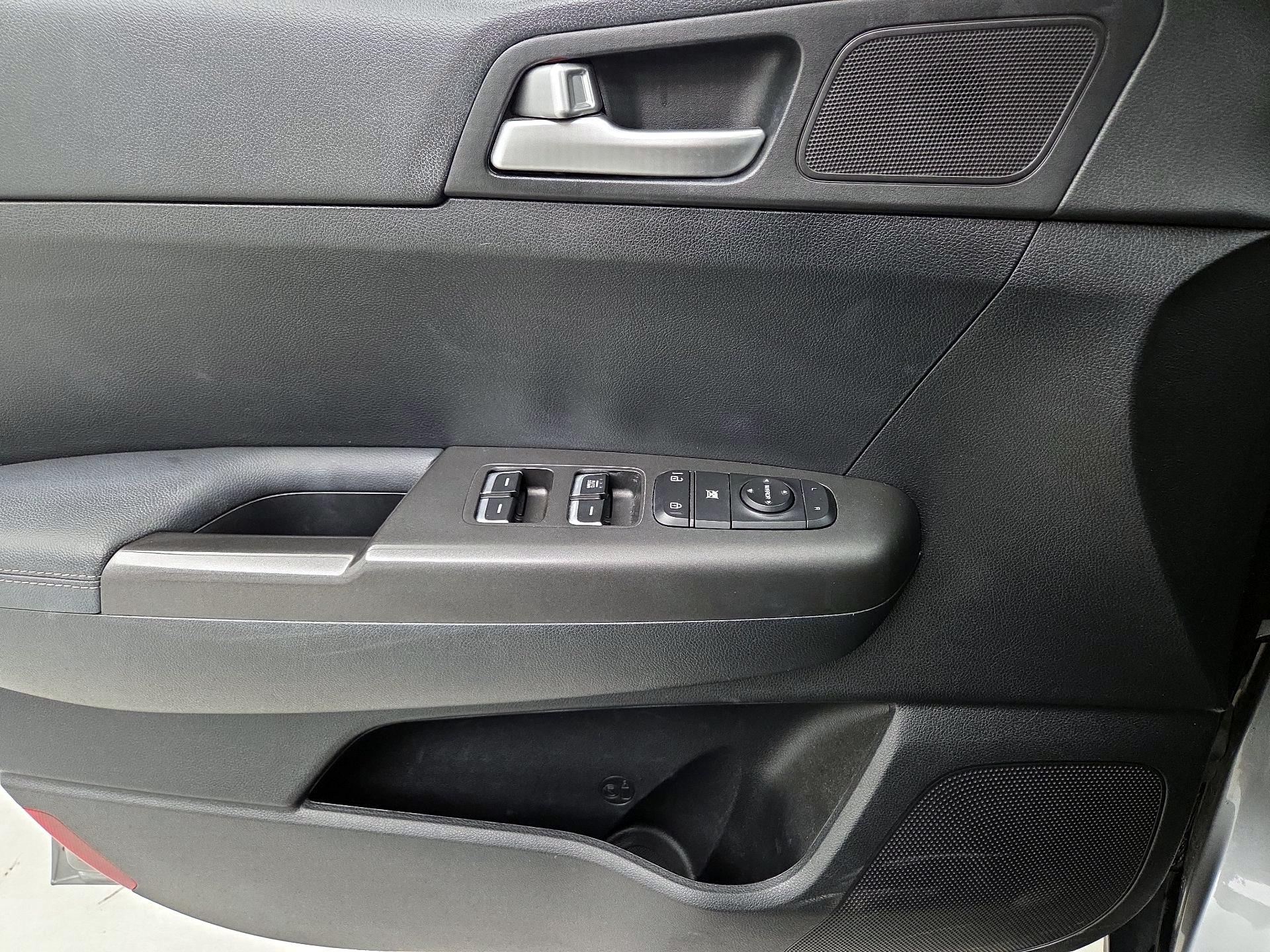 Thumbnail: 2022 Kia Sportage - 12