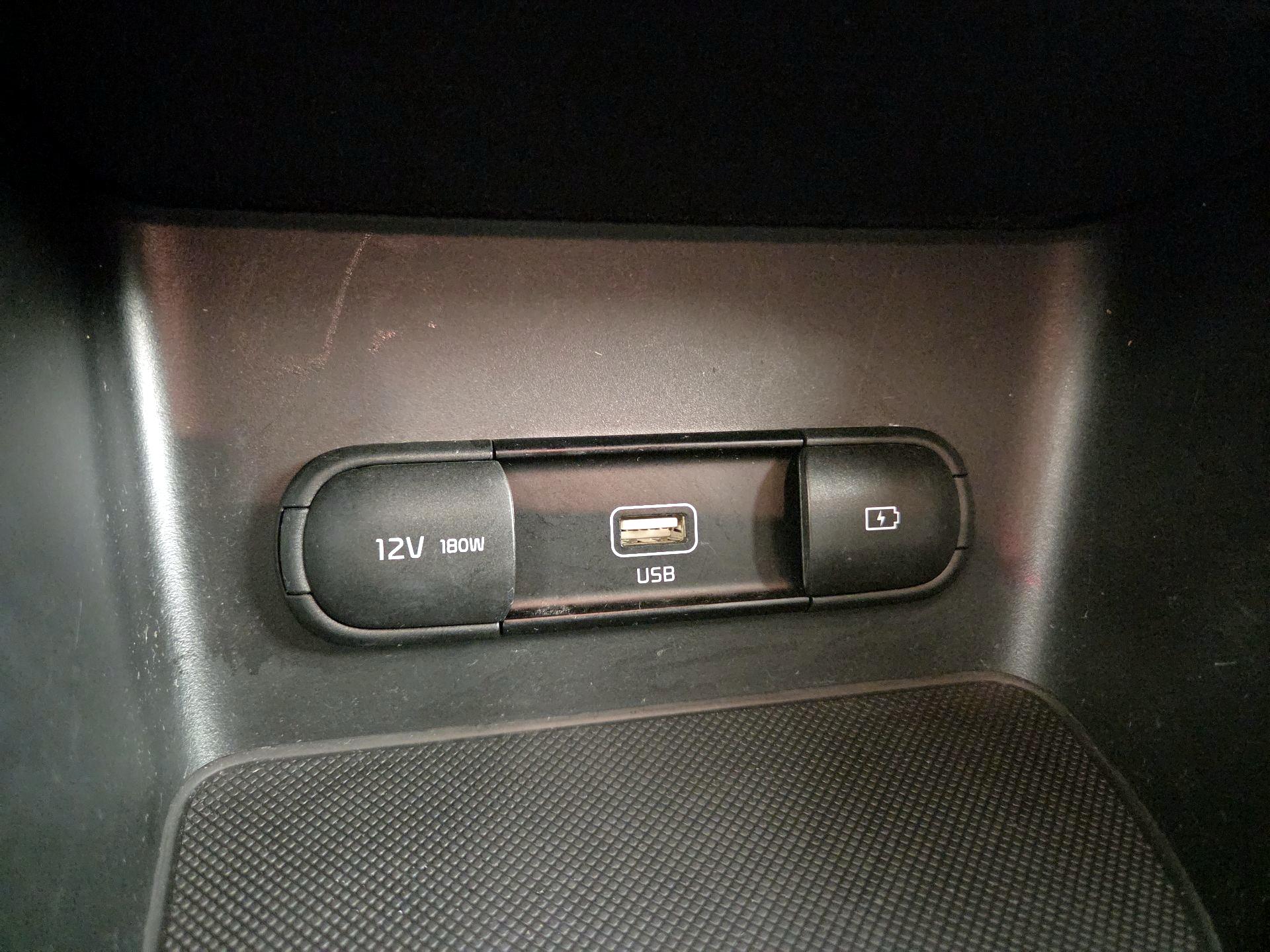 Thumbnail: 2022 Kia Sportage - 18