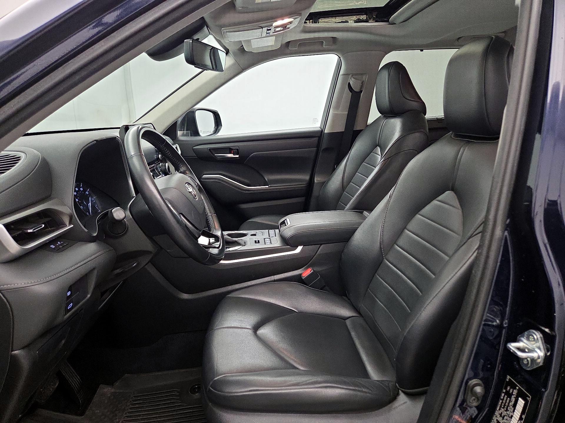 Thumbnail: 2021 Toyota Highlander - 11