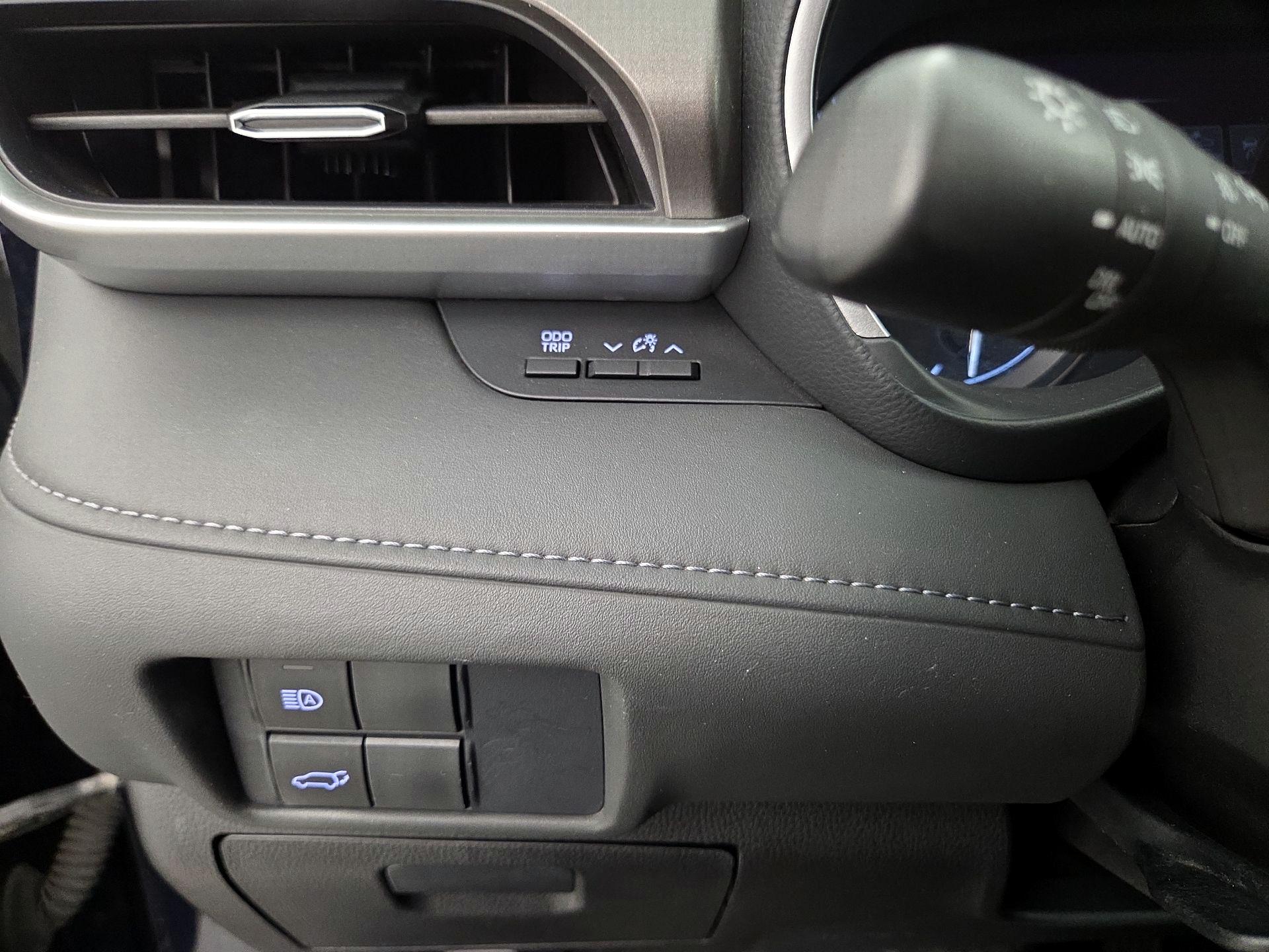 Thumbnail: 2021 Toyota Highlander - 13