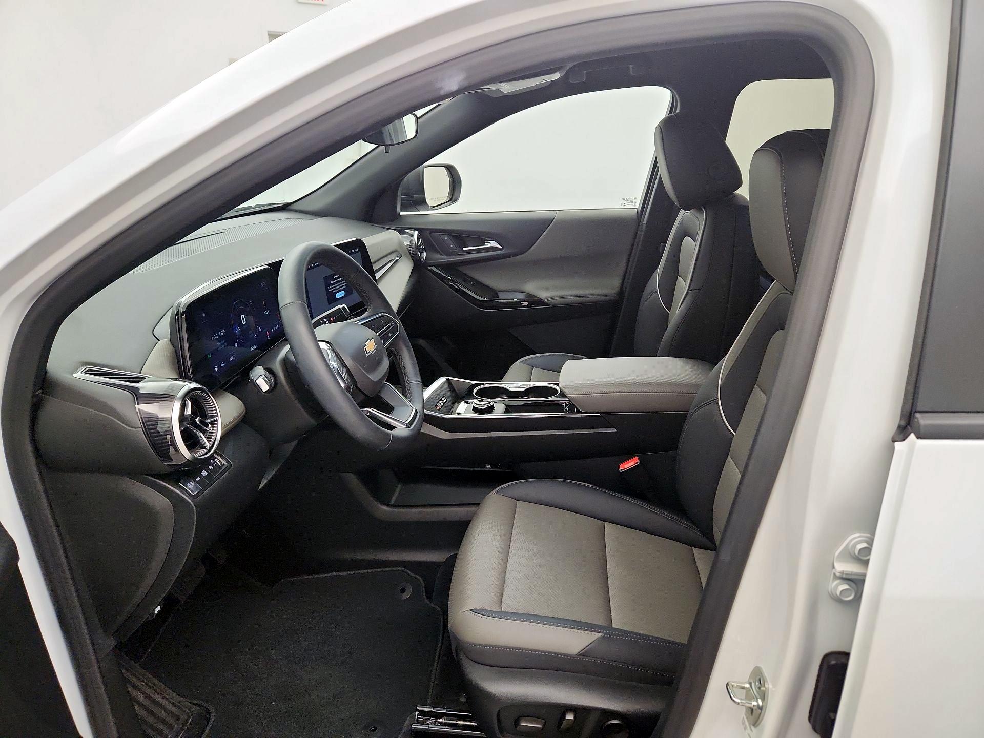 Thumbnail: 2026 Chevrolet Equinox - 11