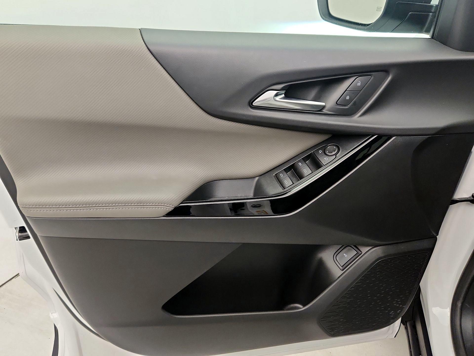 Thumbnail: 2026 Chevrolet Equinox - 12