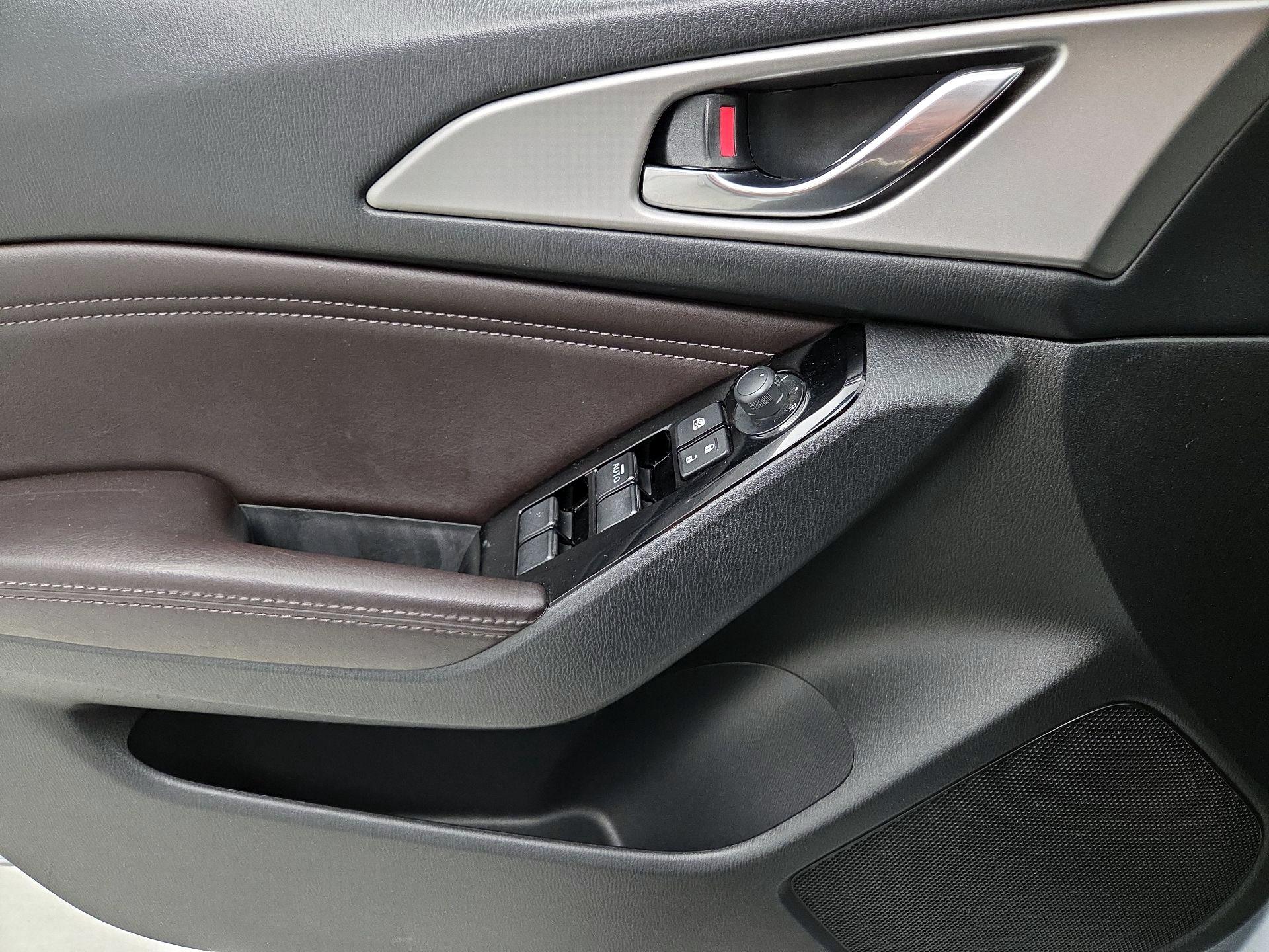 Thumbnail: 2017 Mazda Mazda3 - 12