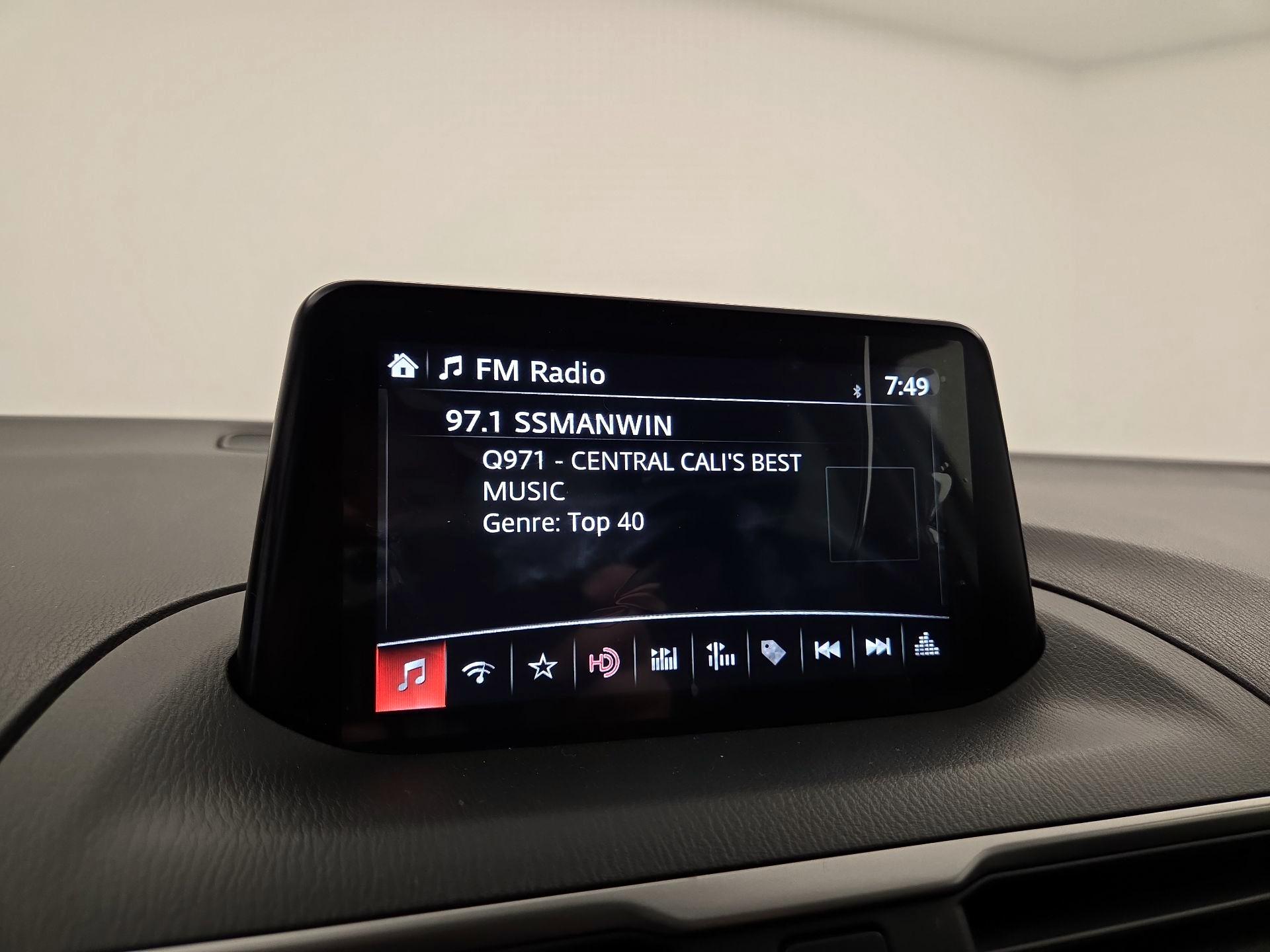 Thumbnail: 2017 Mazda Mazda3 - 15