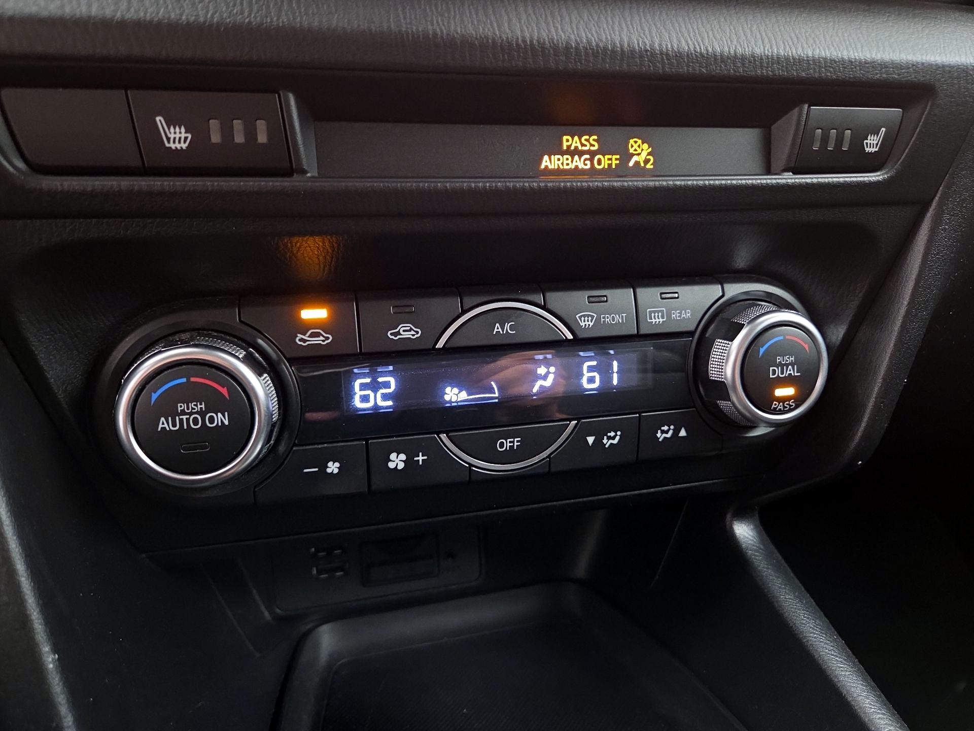 Thumbnail: 2017 Mazda Mazda3 - 16