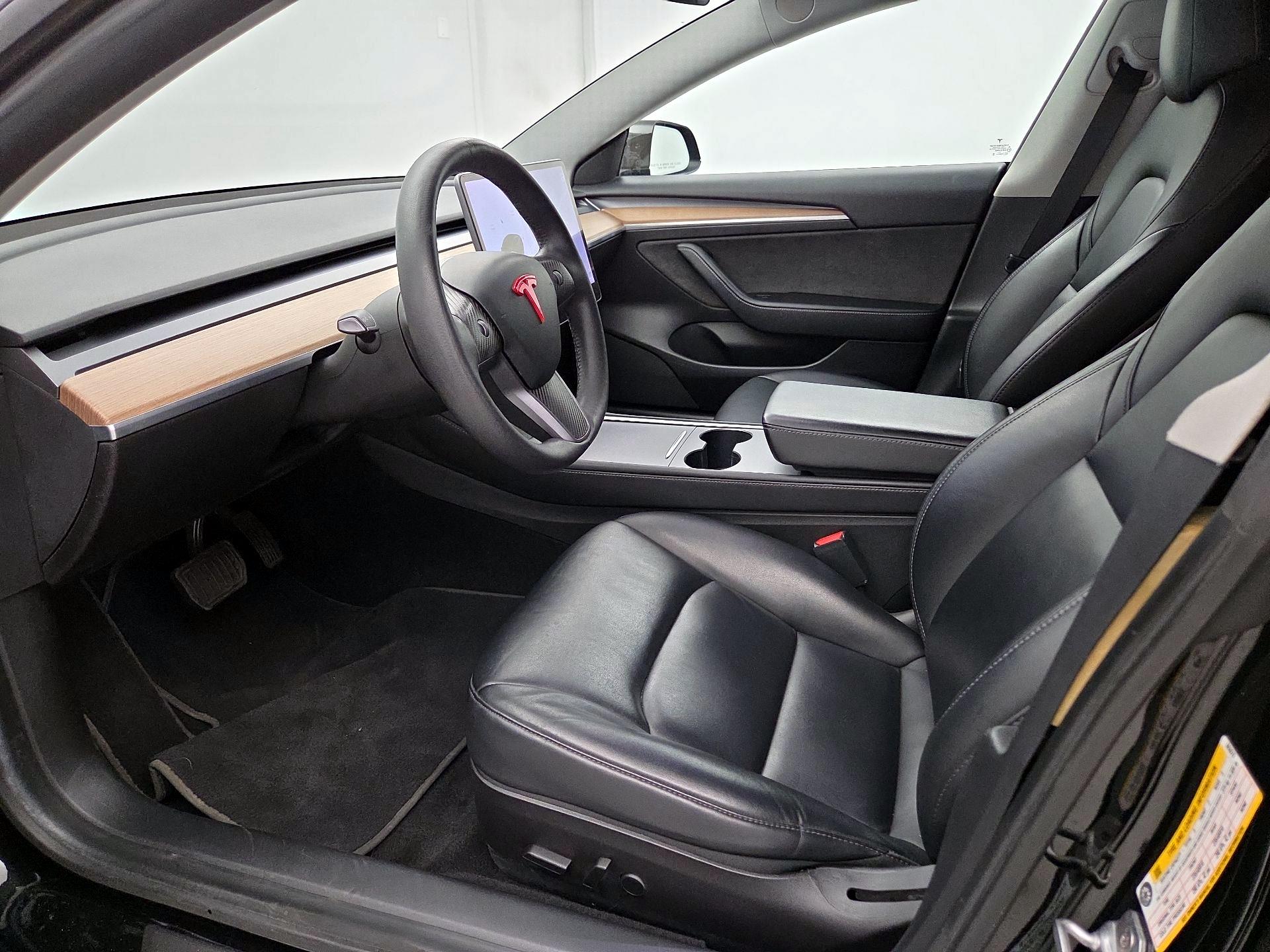 Thumbnail: 2021 Tesla Model 3 - 11